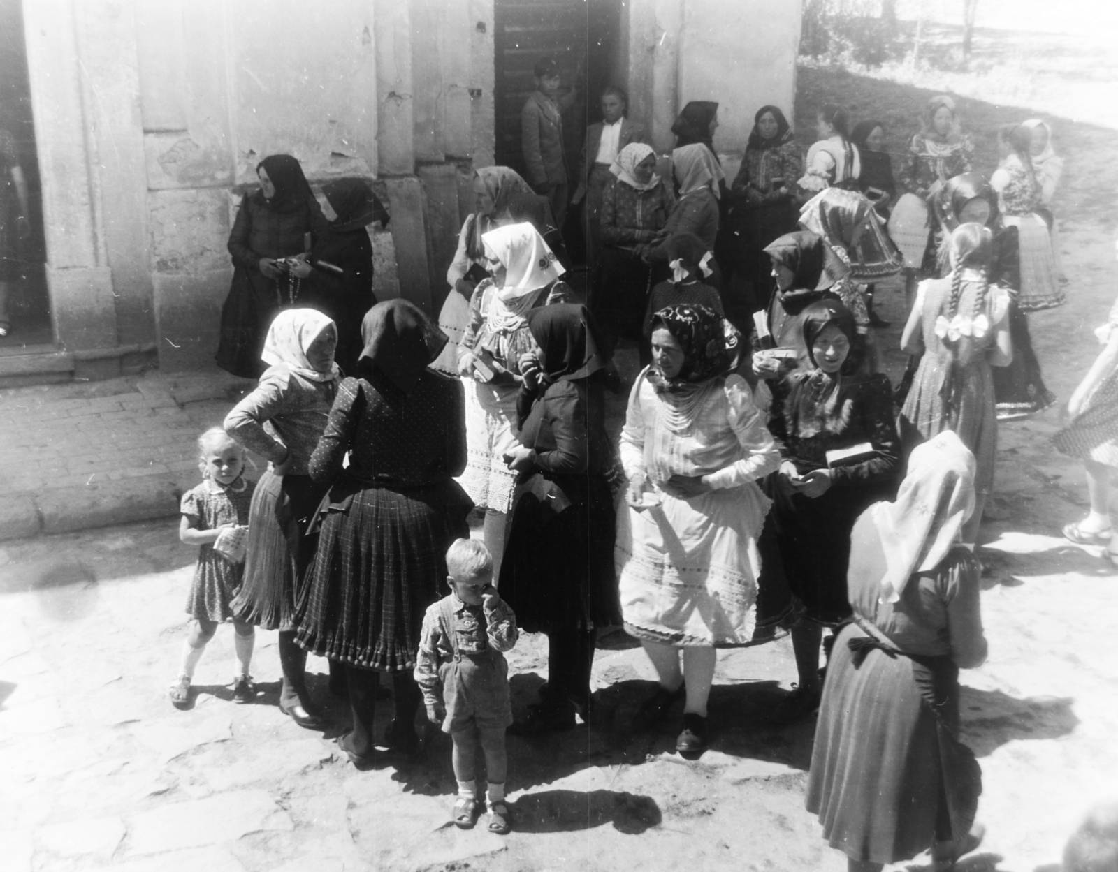 Magyarország, Buják, Tours-i Szent Márton-templom., 1957, Keveházi János, népviselet, Fortepan #197533