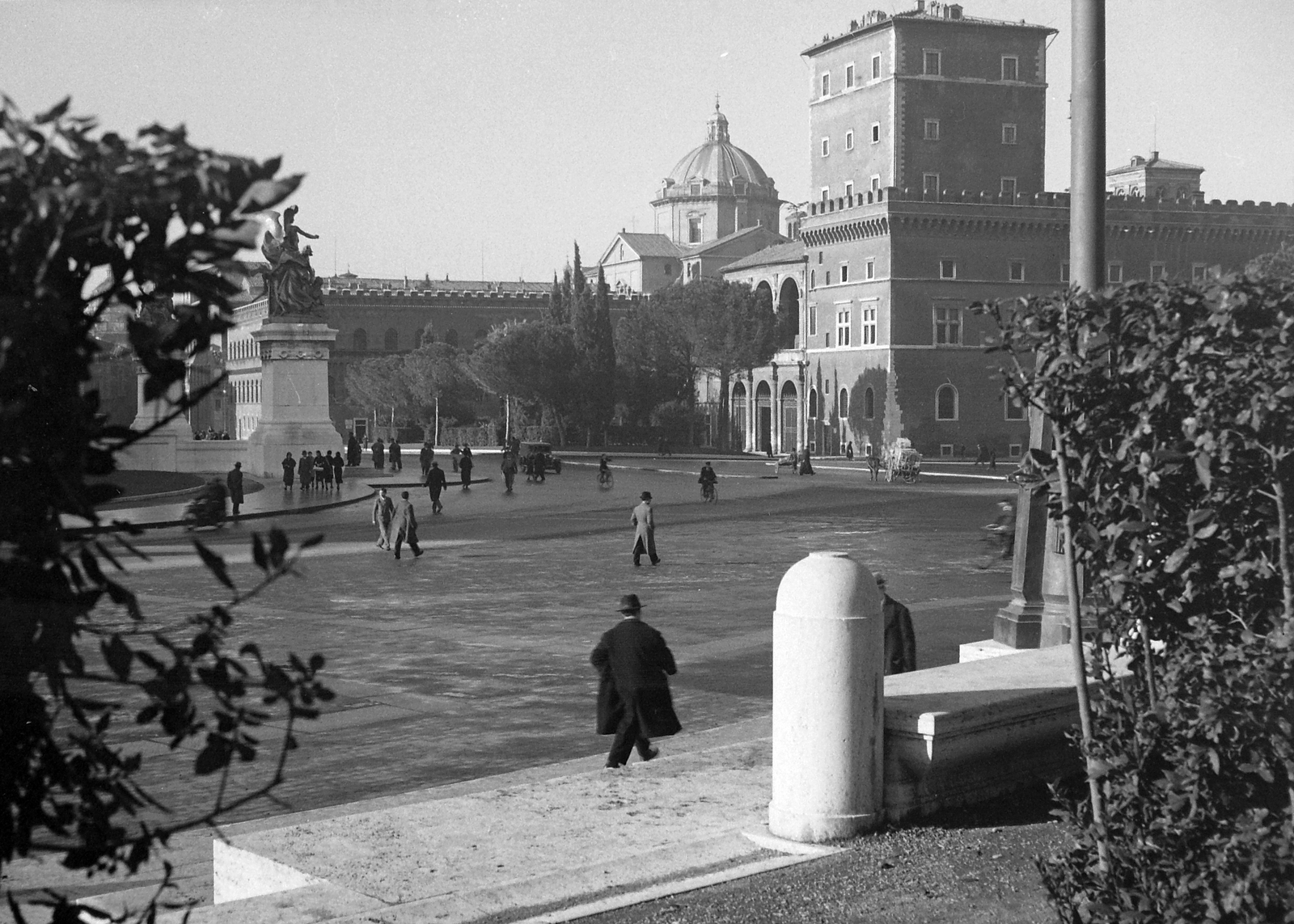 Italy, Rome, Piazza Venezia a Palazzo Veneziával és a Santa Maria di Loreto-templommal., 1935, Fortepan, Fortepan #19754