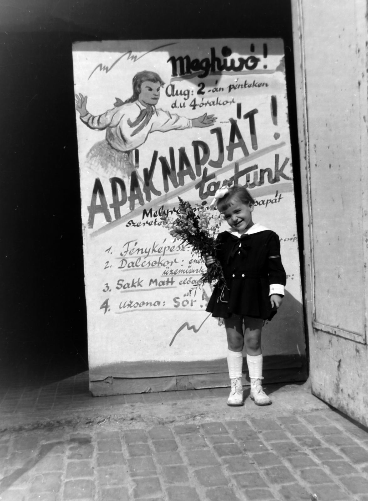 1957, Keveházi János, plakát, kislány, ünneplő ruha, virágcsokor, Fortepan #197564