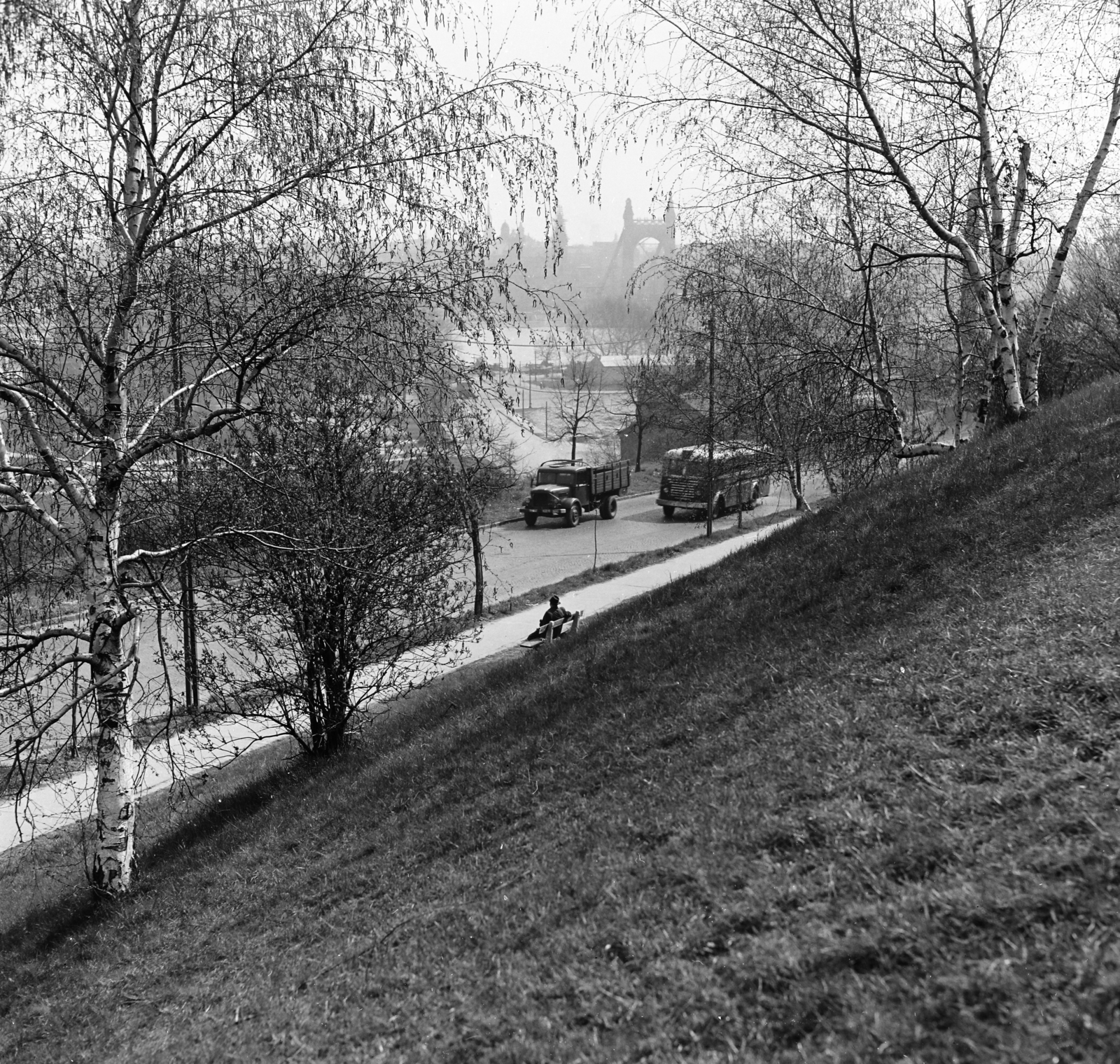 Hungary, Budapest I., rálátás a Hegyalja útra., 1958, Keveházi János, Budapest, photo aspect ratio: square, hillside, Fortepan #197681