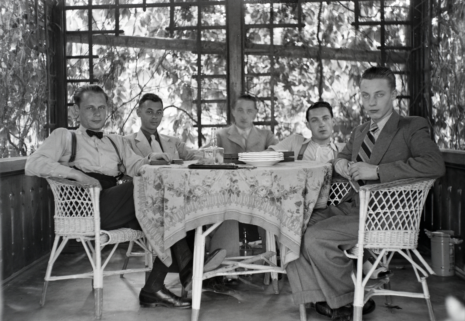 1937, Privát Fotó és Film Archívum-Höfler Tibor gyűjtemény, meal, wicker chair, lunch hour, garden pavilion, Fortepan #19802