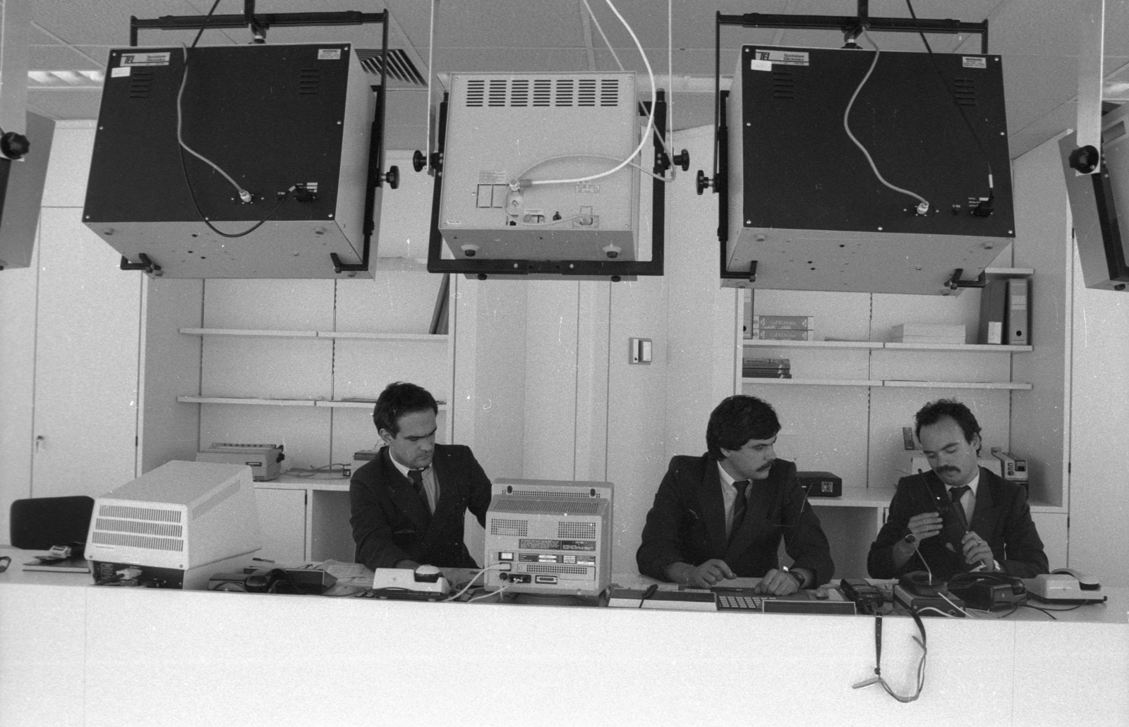 Hungary, Ferihegy (now - Ferenc Liszt) International Airport, Budapest XVIII., 2-es terminál., 1985, Szalay Zoltán, Budapest, Fortepan #198111