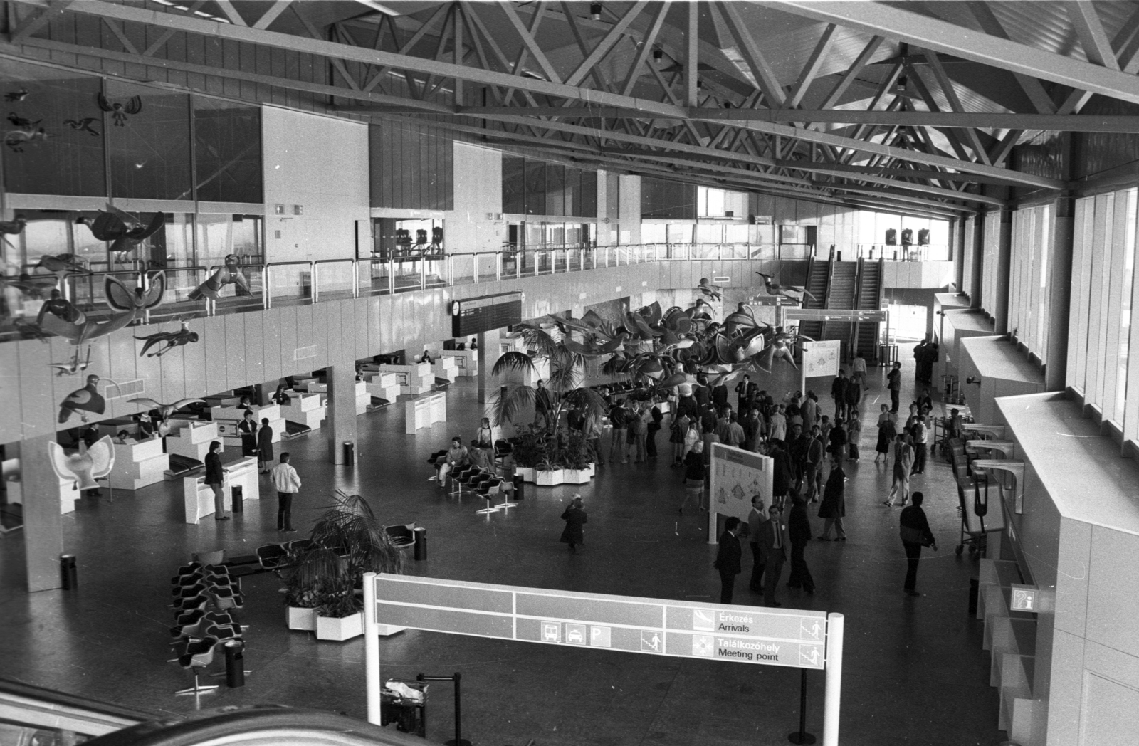 Hungary, Ferihegy (now - Ferenc Liszt) International Airport, Budapest XVIII., 2-es terminál., 1985, Szalay Zoltán, Budapest, Fortepan #198114