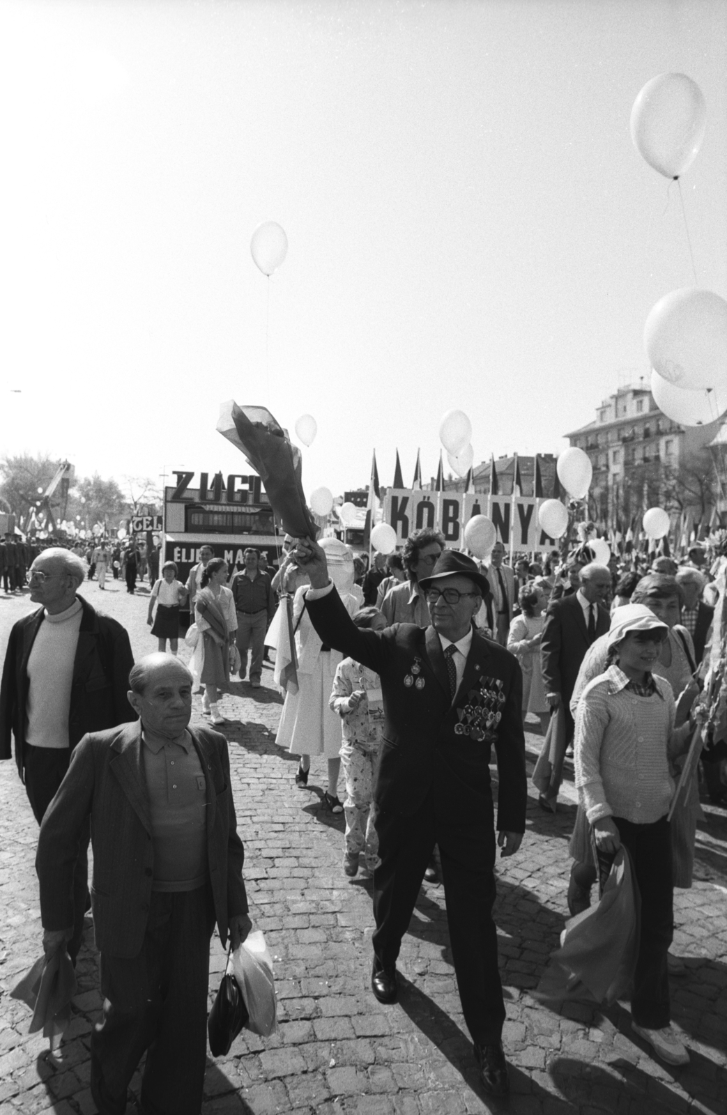 Hungary, Budapest XIV., Ötvenhatosok tere (Felvonulási tér), május 1-i felvonulás., 1986, Szalay Zoltán, Budapest, Fortepan #198151