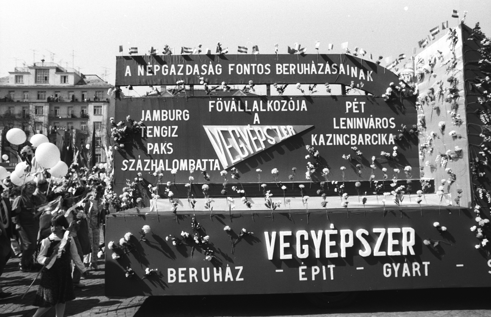 Magyarország, Budapest XIV., Ötvenhatosok tere (Felvonulási tér), május 1-i felvonulás., 1986, Szalay Zoltán, Budapest, Fortepan #198158