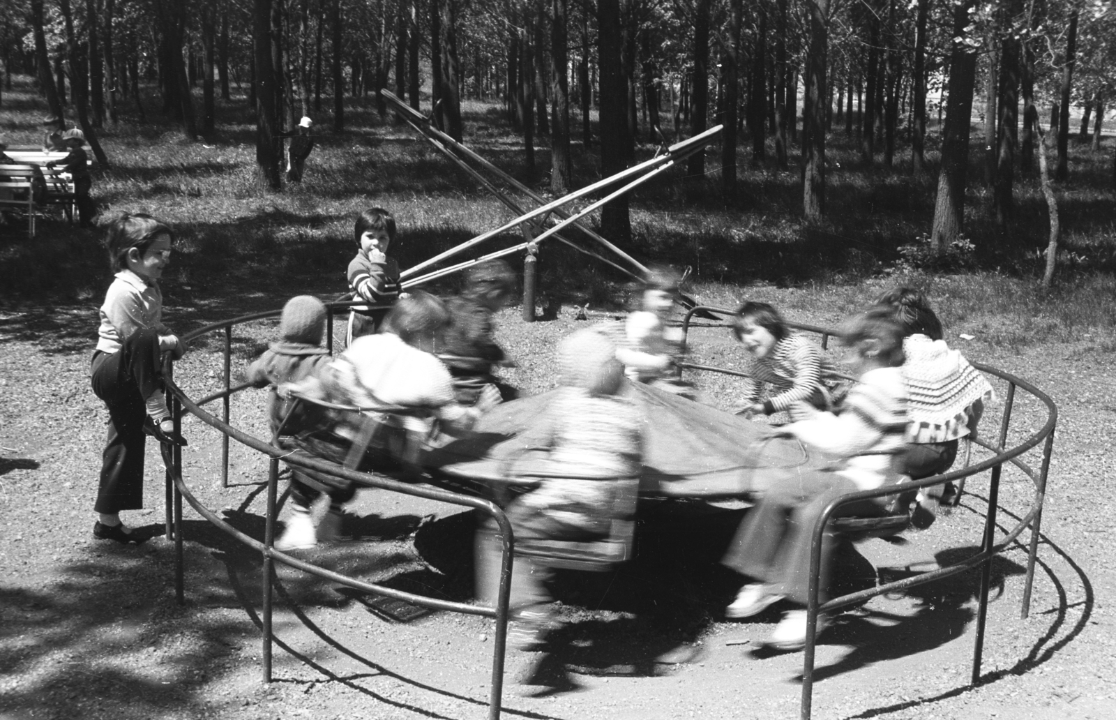 Magyarország, Tiszaújváros, (Leninváros)., 1982, Szalay Zoltán, játszótér, libikóka, Fortepan #198222