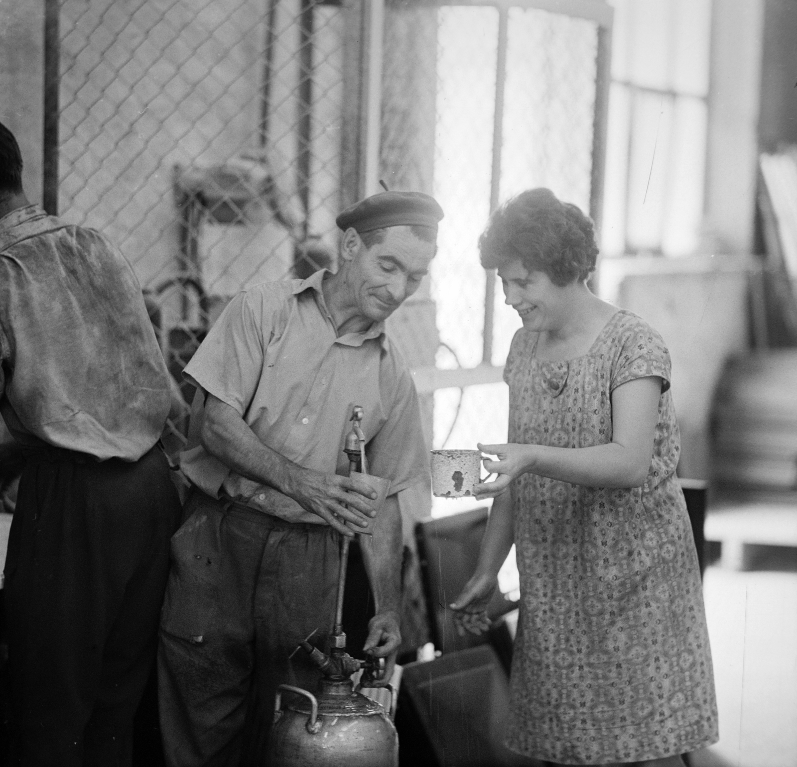 Hungary, Salgótarján, Rákóczi út 53-55., Salgótarjáni Vasöntöde és Tűzhelygyár., 1965, Szalay Zoltán, soda head, Fortepan #198357