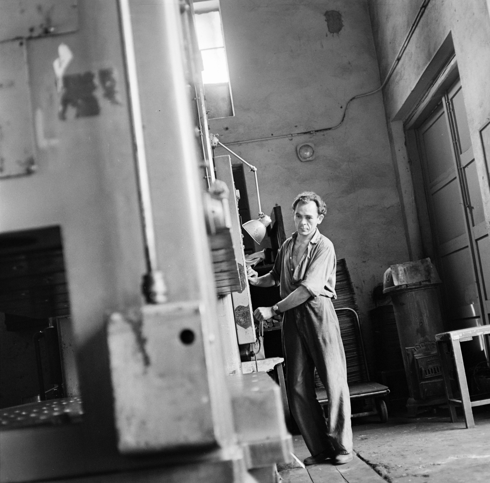 Hungary, Salgótarján, Rákóczi út 53-55., Salgótarjáni Vasöntöde és Tűzhelygyár., 1965, Szalay Zoltán, factory, Fortepan #198362