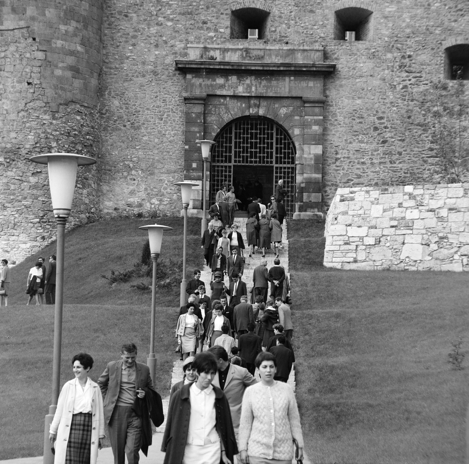 Hungary, Budapest I., a Ferdinánd kapu a Buzogány torony mellett., 1967, Szalay Zoltán, Budapest, Fortepan #198394
