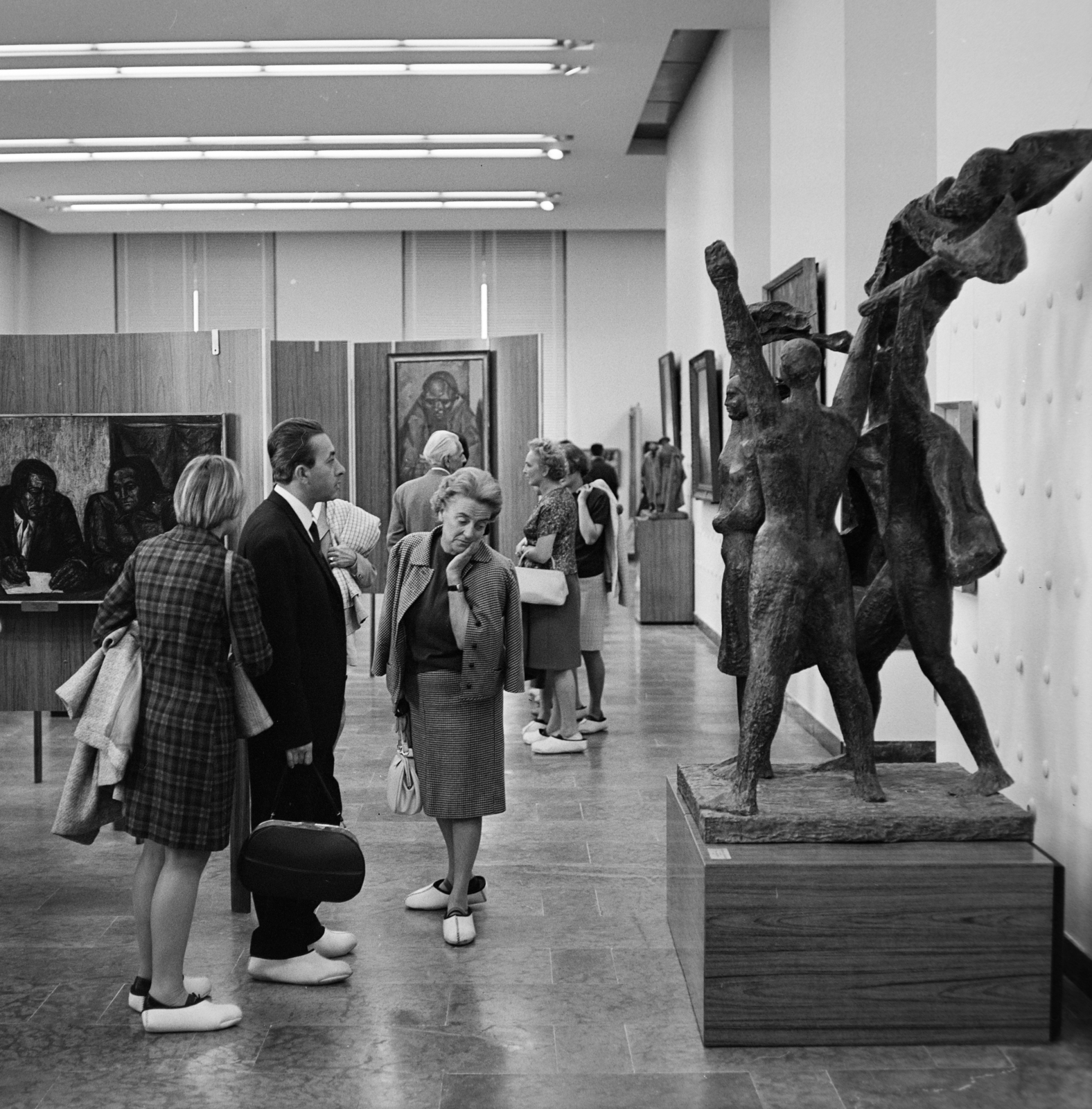 Hungary, Budapest I., Budavári Palota (korábban Királyi Palota), a Magyar Nemzeti Galéria kiállítása a Budapesti Történeti Múzeum kiállítótermében., 1967, Szalay Zoltán, Budapest, Fortepan #198399
