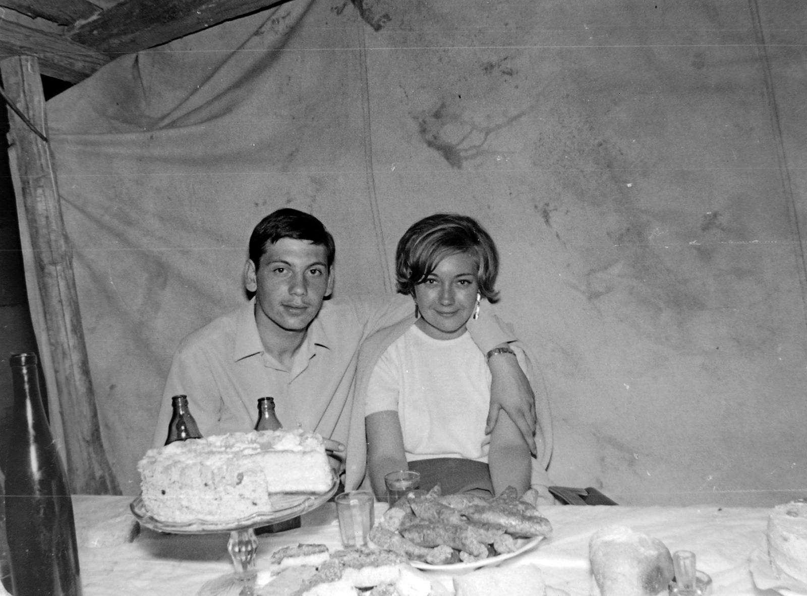 1967, Fortepan, man, woman, table, double portrait, hairdo, loaf of bread, beer bottle, cake, sausage, arms around shoulders, cake stand, Fortepan #19844