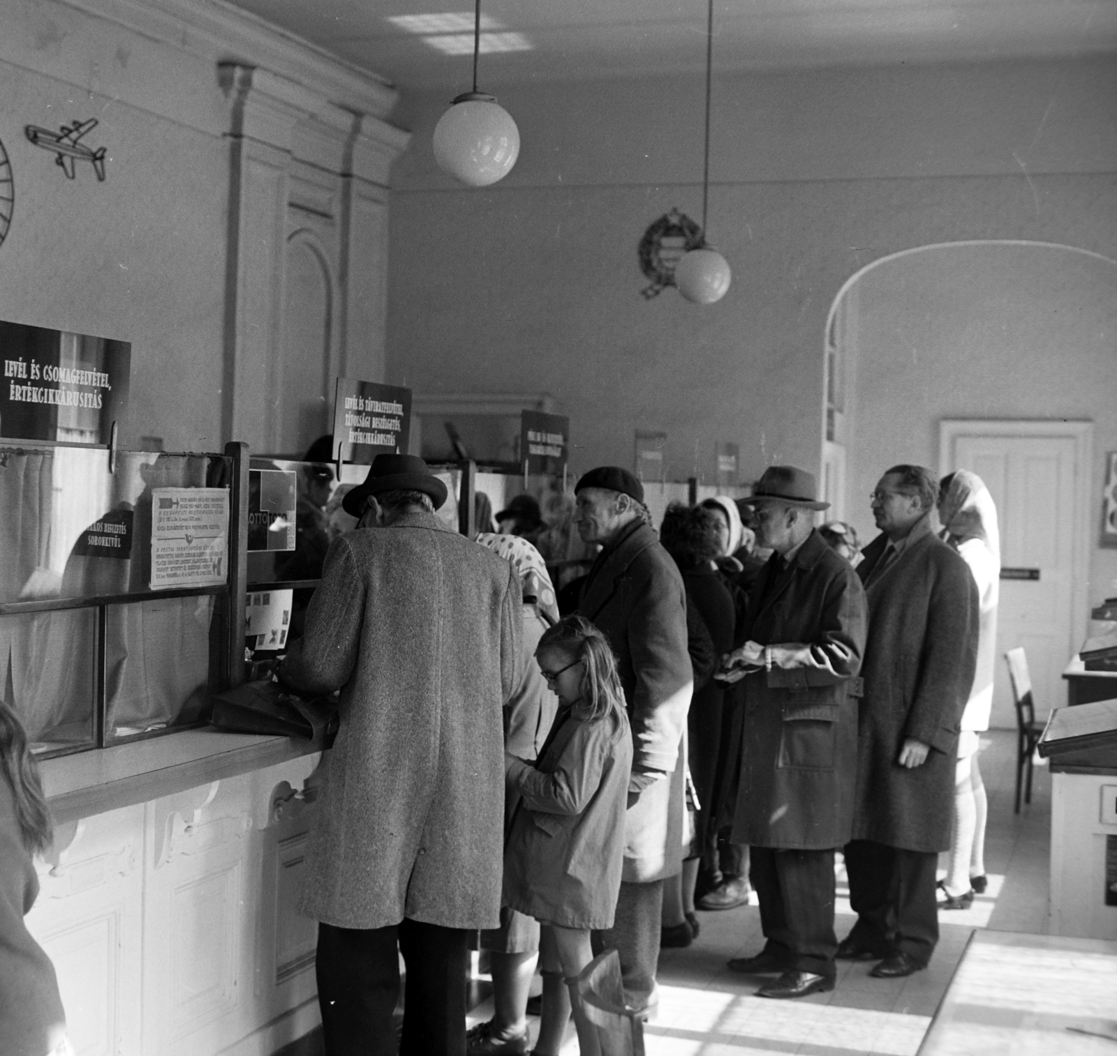 Hungary, Budapest VI., Hegedű utca 1/A, 61-es posta., 1969, Szalay Zoltán, Budapest, Fortepan #198583