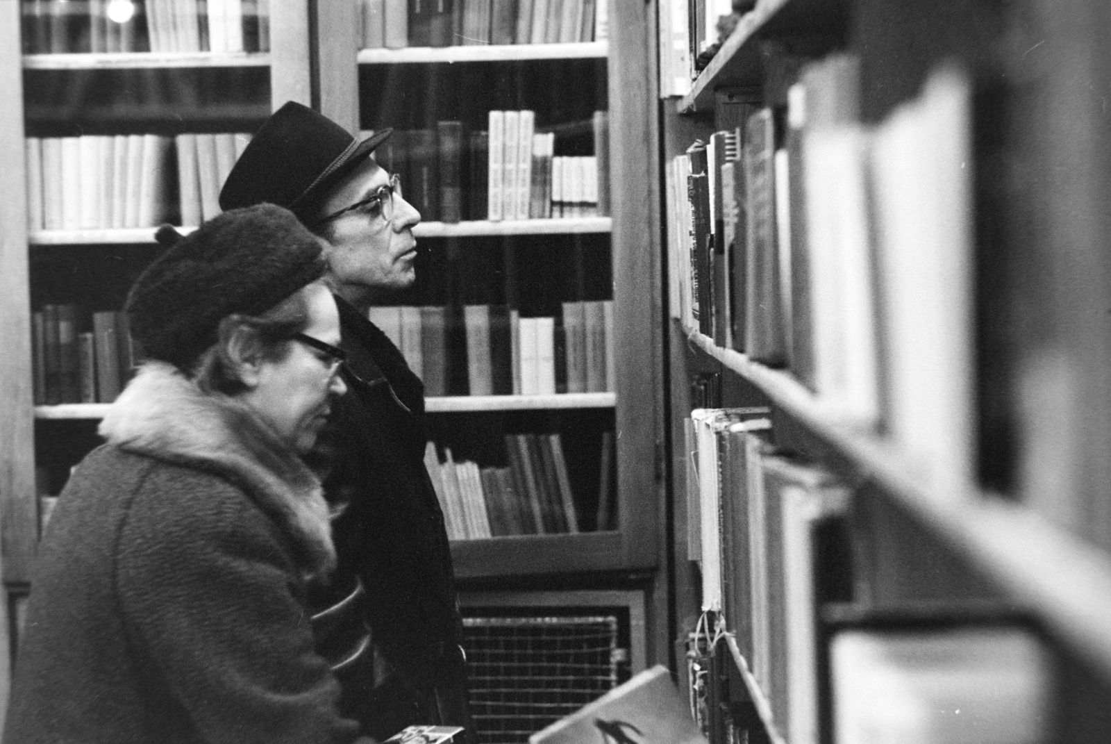 Hungary, Budapest V., Múzeum körút 13-15., Központi Antikvárium., 1975, Szalay Zoltán, Budapest, Fortepan #198665