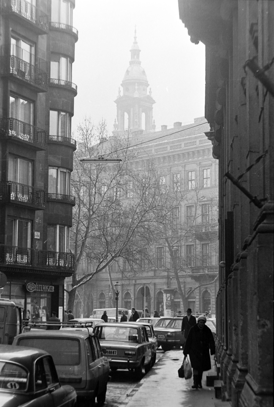 Hungary, Budapest VI.,Budapest V., az Ó utca a Bajcsy-Zsilinszky út felé nézve., 1975, Szalay Zoltán, Budapest, Fortepan #198782