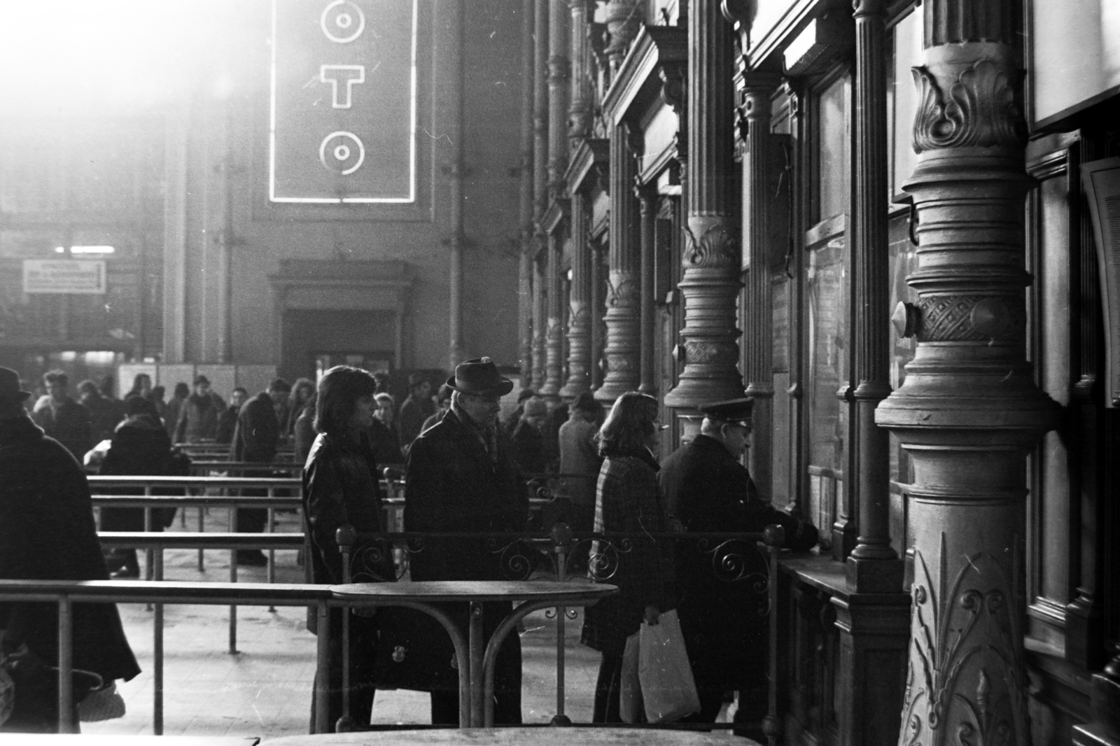 Hungary, Budapest VI., Nyugati pályaudvar, pénztárcsarnok., 1970, Szalay Zoltán, Budapest, Fortepan #198799