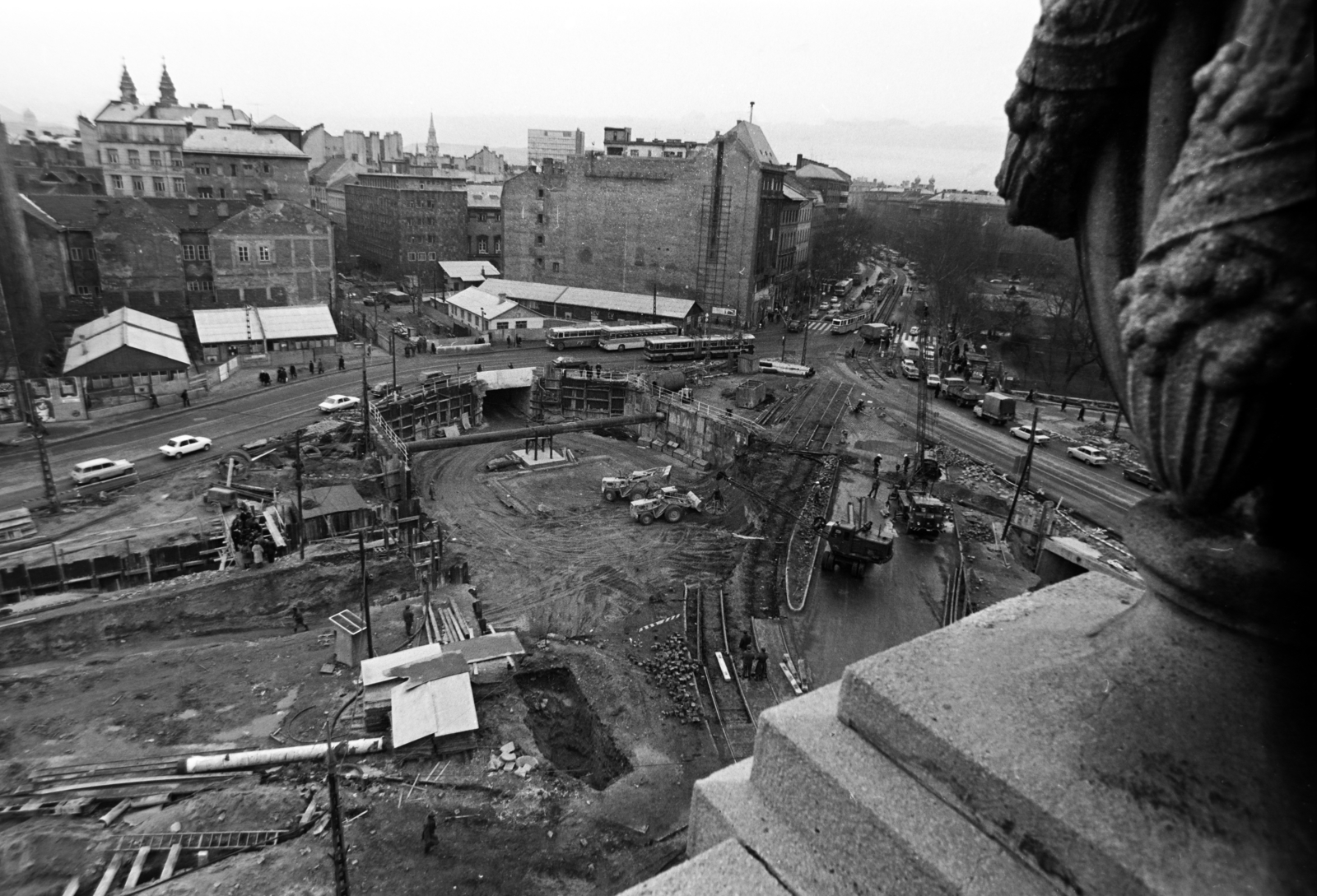 Hungary, Budapest V.,Budapest VIII.,Budapest IX., Kálvin tér, a metróépítés területe, szemben a Kecskeméti utca, jobbra a Múzeum körút., 1975, Szalay Zoltán, Budapest, Fortepan #198802