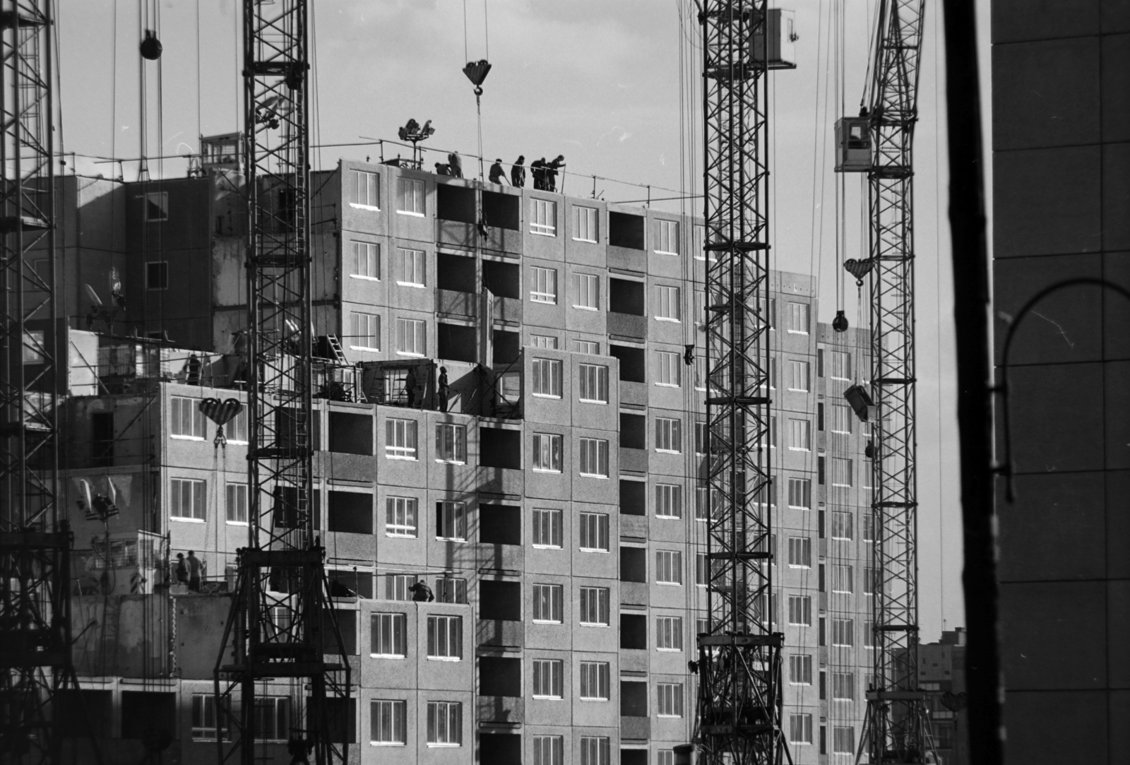 Hungary, Óbuda, Budapest III., az Ágoston utcánál épülő panelházak., 1974, Szalay Zoltán, Budapest, concrete block of flats, tower crane, construction, rf-concrete, Fortepan #198867