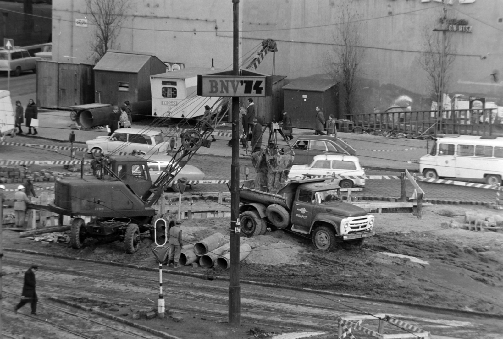 Hungary, Budapest VIII., Kálvin tér az aluljáró építése idején, balra a Múzeum utca torkolata., 1974, Szalay Zoltán, Budapest, Fortepan #199017