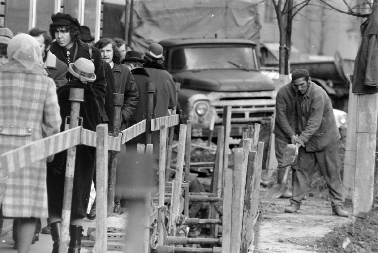 Magyarország, Budapest V., Kálvin tér az aluljáró építése idején., 1974, Szalay Zoltán, Budapest, Fortepan #199018