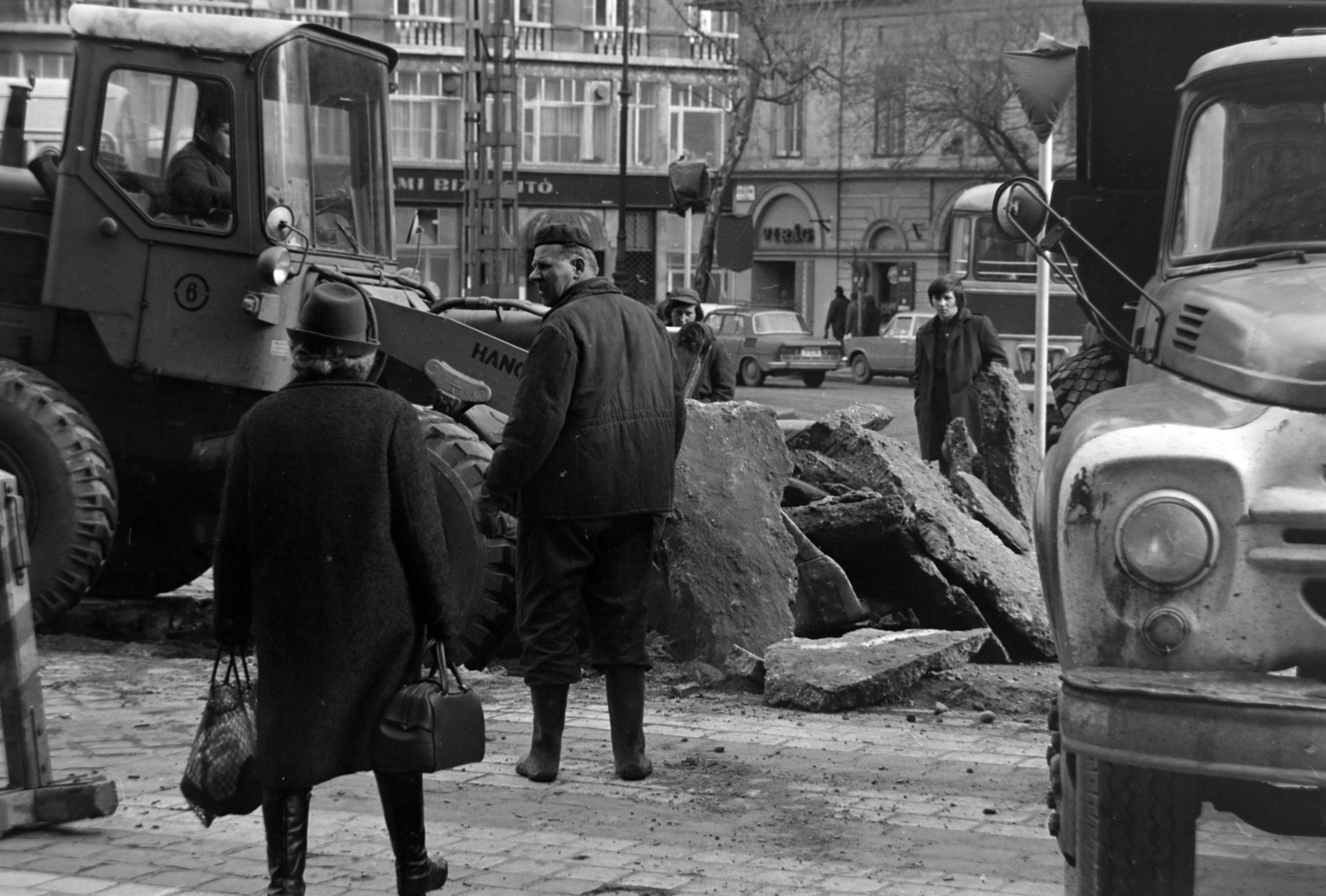 Magyarország, Budapest V.,Budapest IX., Kálvin tér az aluljáró építése idején, szemben a Ráday utca torkolata., 1974, Szalay Zoltán, Budapest, Fortepan #199021