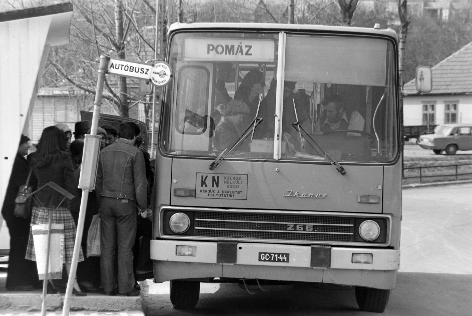 Hungary, Pilisszentkereszt, Pomázi út, buszmegálló a pilisszántói elágazásnál., 1979, Szalay Zoltán, number plate, Fortepan #199048