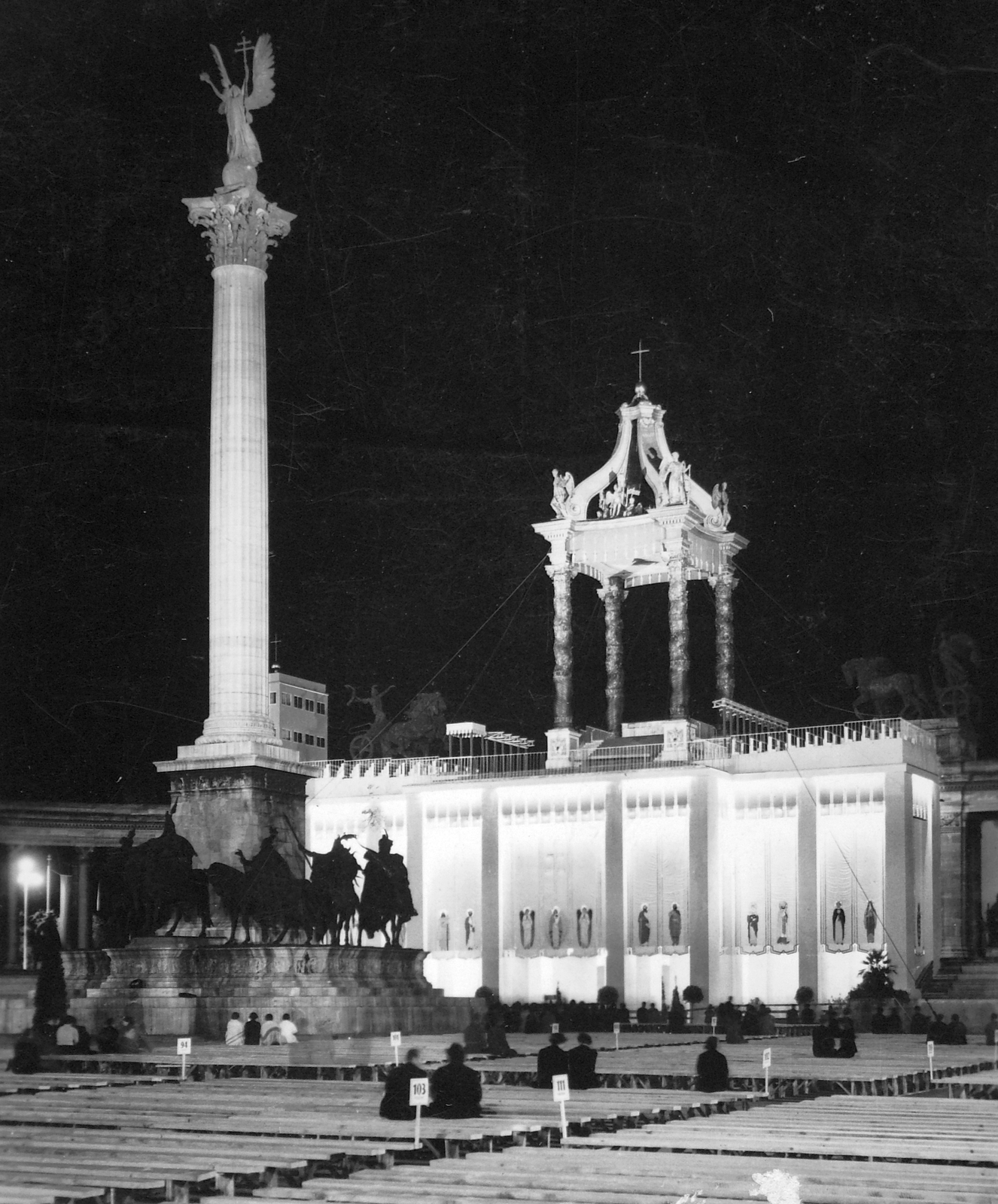 Hungary, Budapest XIV., Hősök tere, Eucharisztikus Világkongresszus., 1938, Fortepan, floodlighting, Budapest, Fortepan #19912