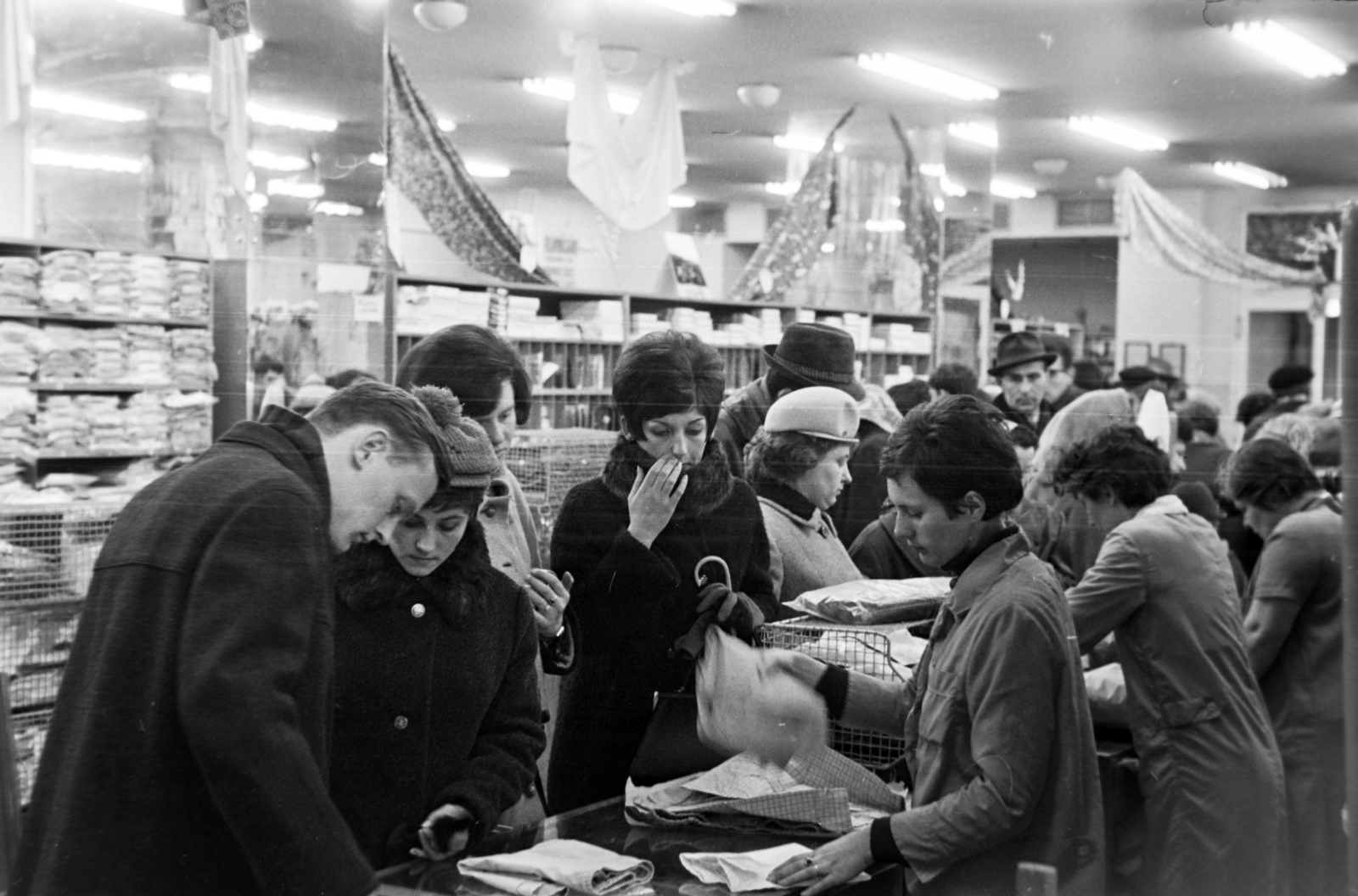 Hungary, Debrecen, Piac utca (Vörös Hadsereg útja) 34–36., Centrum Áruház (korábban Hajdúsági Áruház)., 1968, Szalay Zoltán, Fortepan #199183