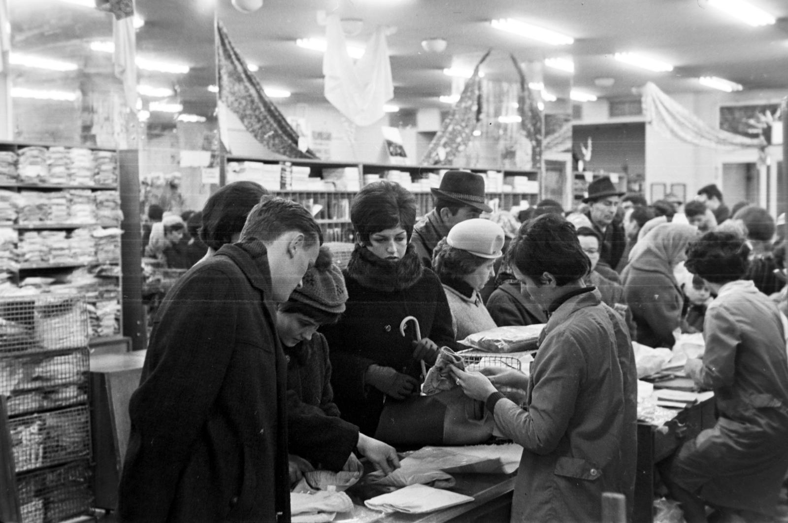 Hungary, Debrecen, Piac utca (Vörös Hadsereg útja) 34–36., Centrum Áruház (korábban Hajdúsági Áruház)., 1968, Szalay Zoltán, Fortepan #199184