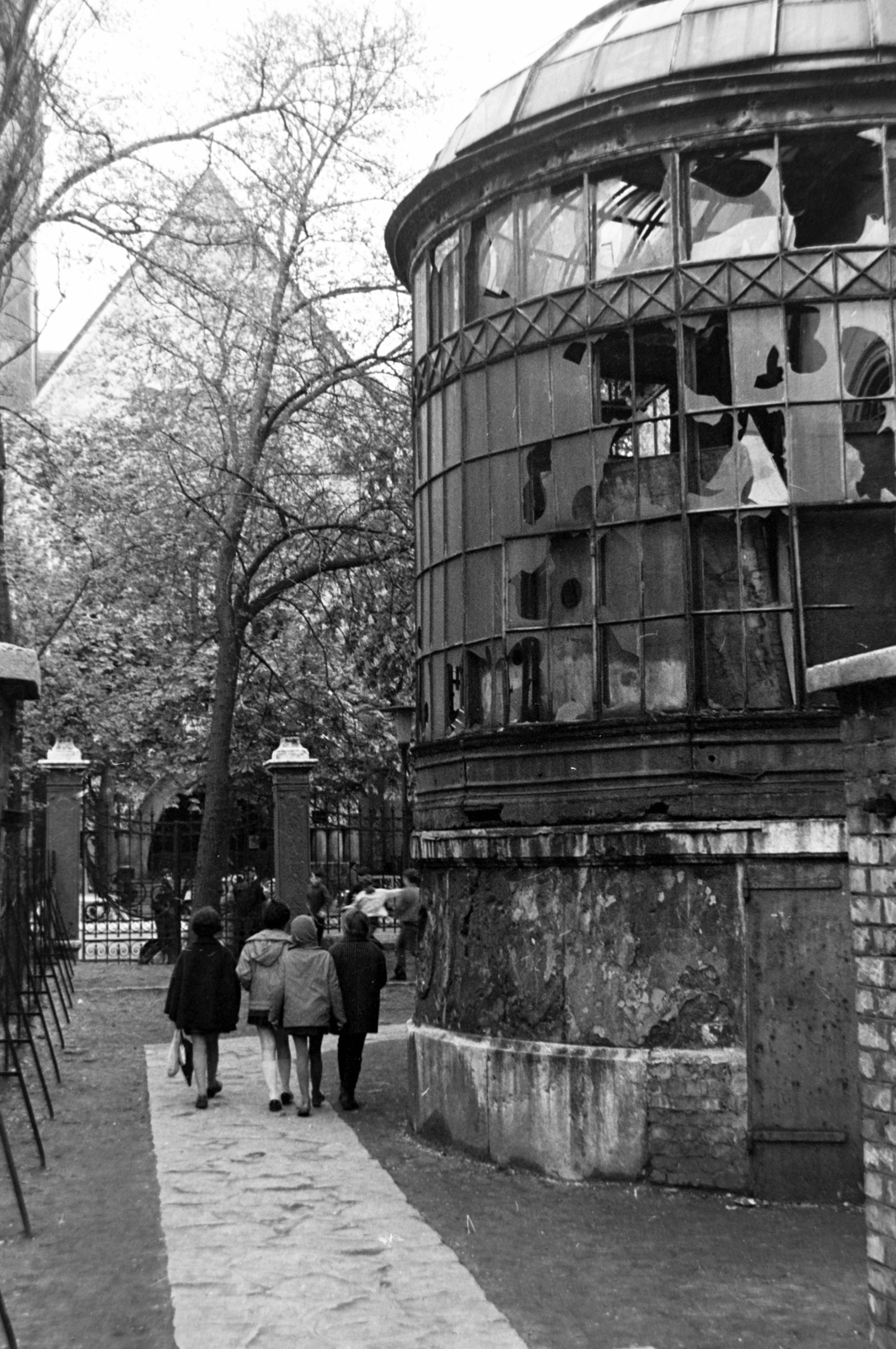 Hungary, Budapest VI., Városligeti (Gorkij) fasor 4-6., Egésznapos Általános Iskola (később Derkovits Gyula Általános Iskola)., 1970, Szalay Zoltán, Budapest, Fortepan #199190