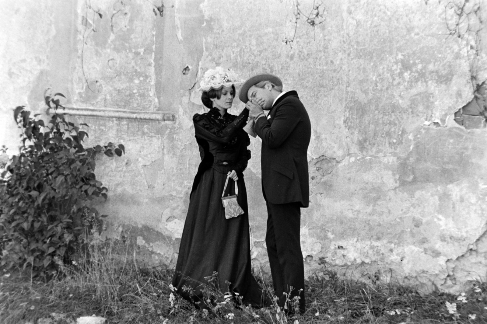 Slovakia, Spišské Podhradie, Szepeshely (ekkor önálló, ma a város része), Szegedi Erika és Latinovits Zoltán színművészek a Szindbád című film forgatásakor., 1970, Szalay Zoltán, courting, romanticism, Best of, Fortepan #199225