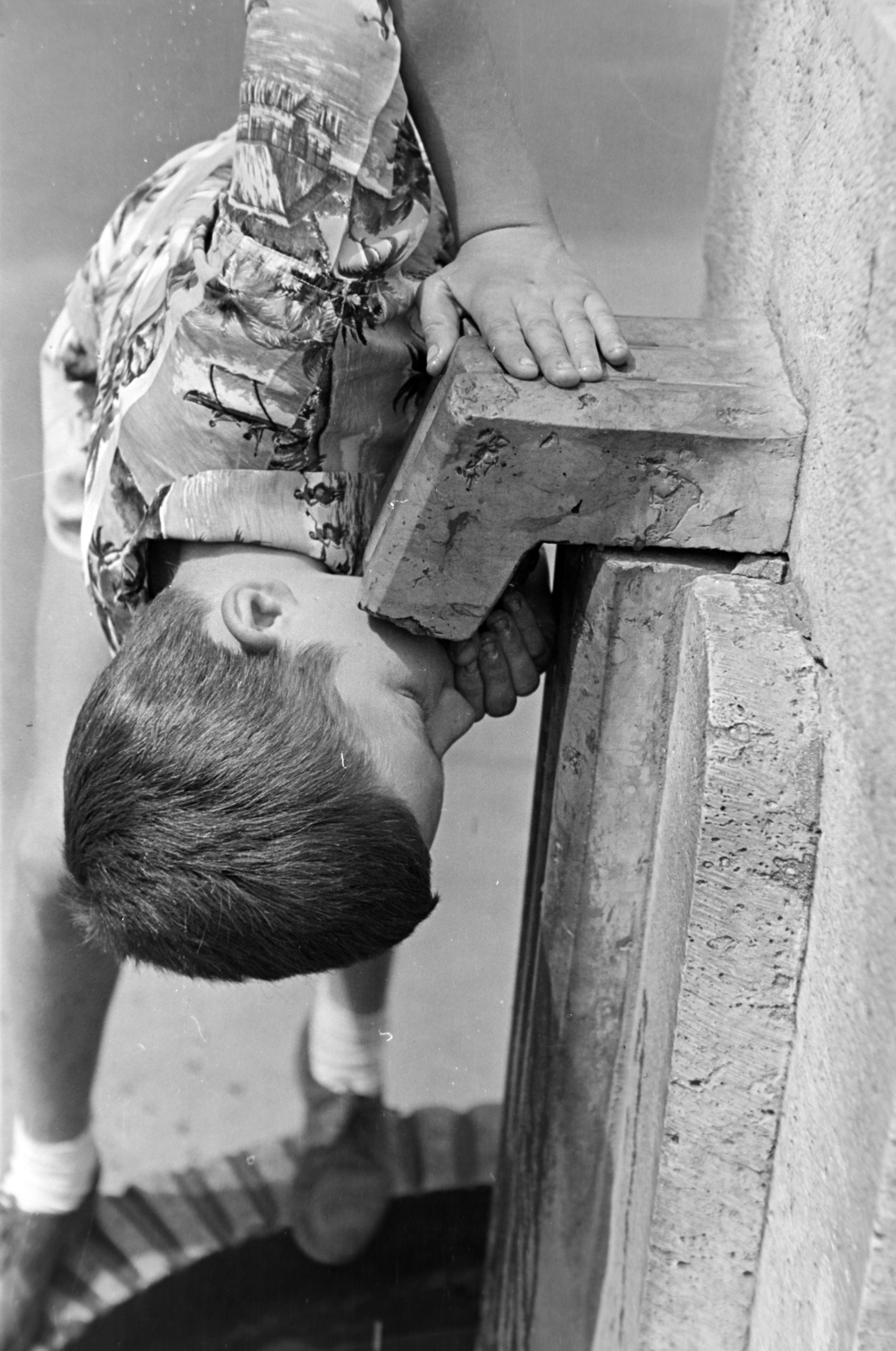 Hungary, Pomáz, HÉV állomás., 1965, Antal Gábor, well, drinking, Fortepan #199374