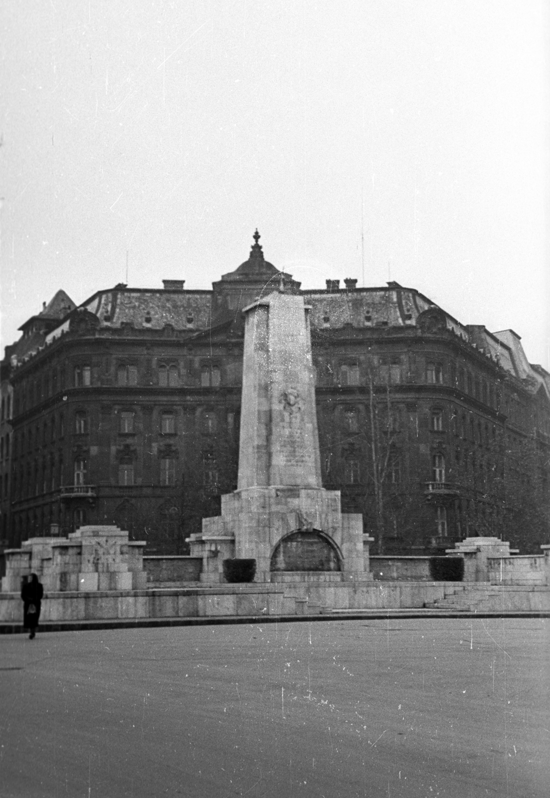 Hungary, Budapest V., Szabadság tér, szovjet hősi emlékmű., 1956, Bauer Sándor, Budapest, Soviet memorial, Fortepan #199507