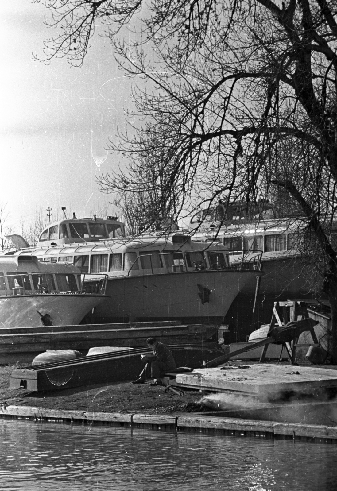 Hungary,Lake Balaton, Siófok, kikötő (korábbi MAC vitorláskikötő). A Lelle, a Csopak és a Tihany, az első három balatoni vízibusz a sólyán., 1957, Bauer Sándor, Tihany boat, Csopak ship, water bus, Fortepan #199545
