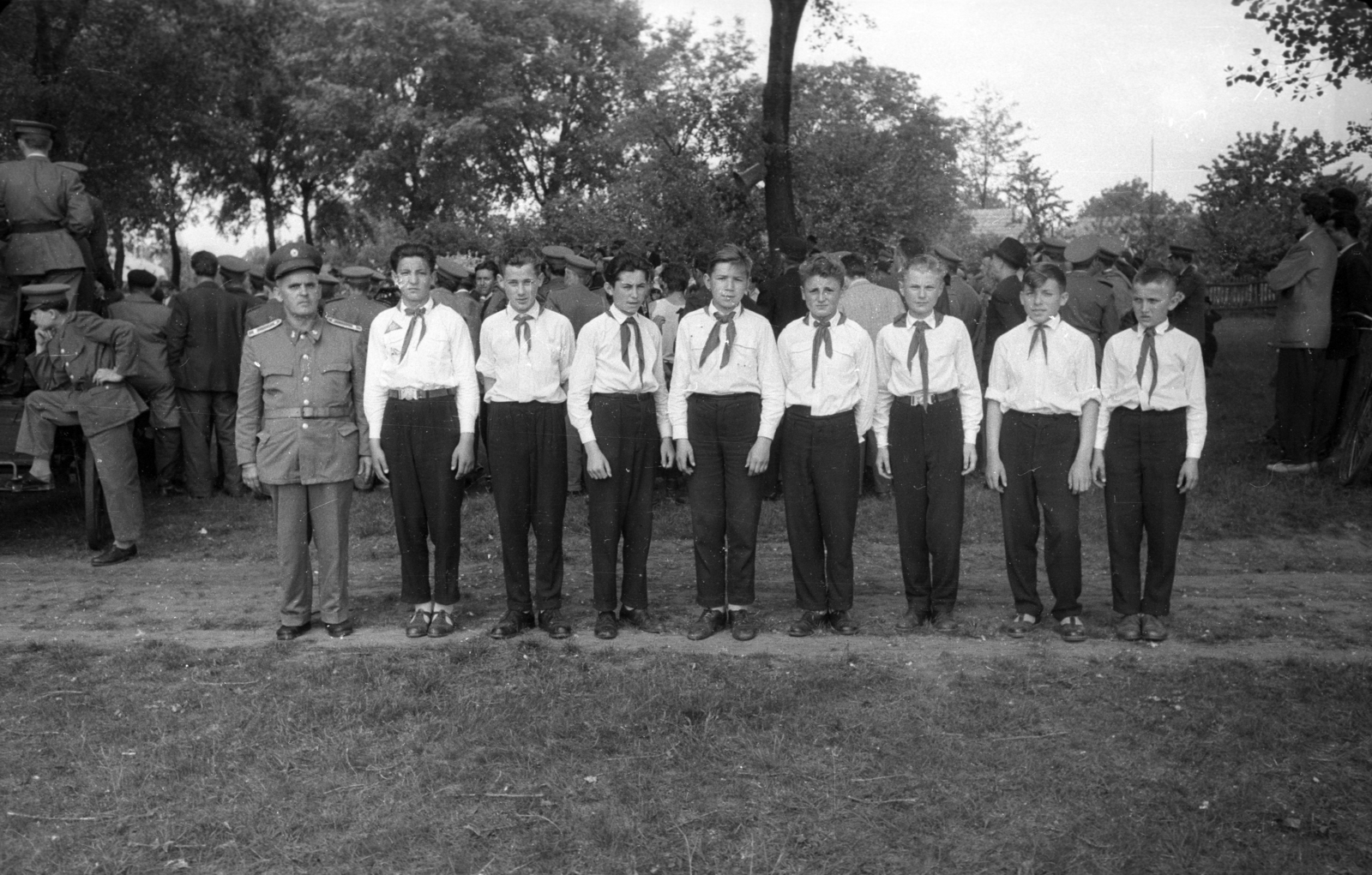 1954, Bauer Sándor, height chart, pioneer, Fortepan #199600