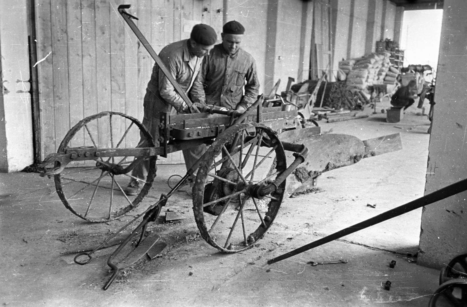 1956, Bauer Sándor, Czechoslovakia, assembly, plow, worker, Fortepan #199628