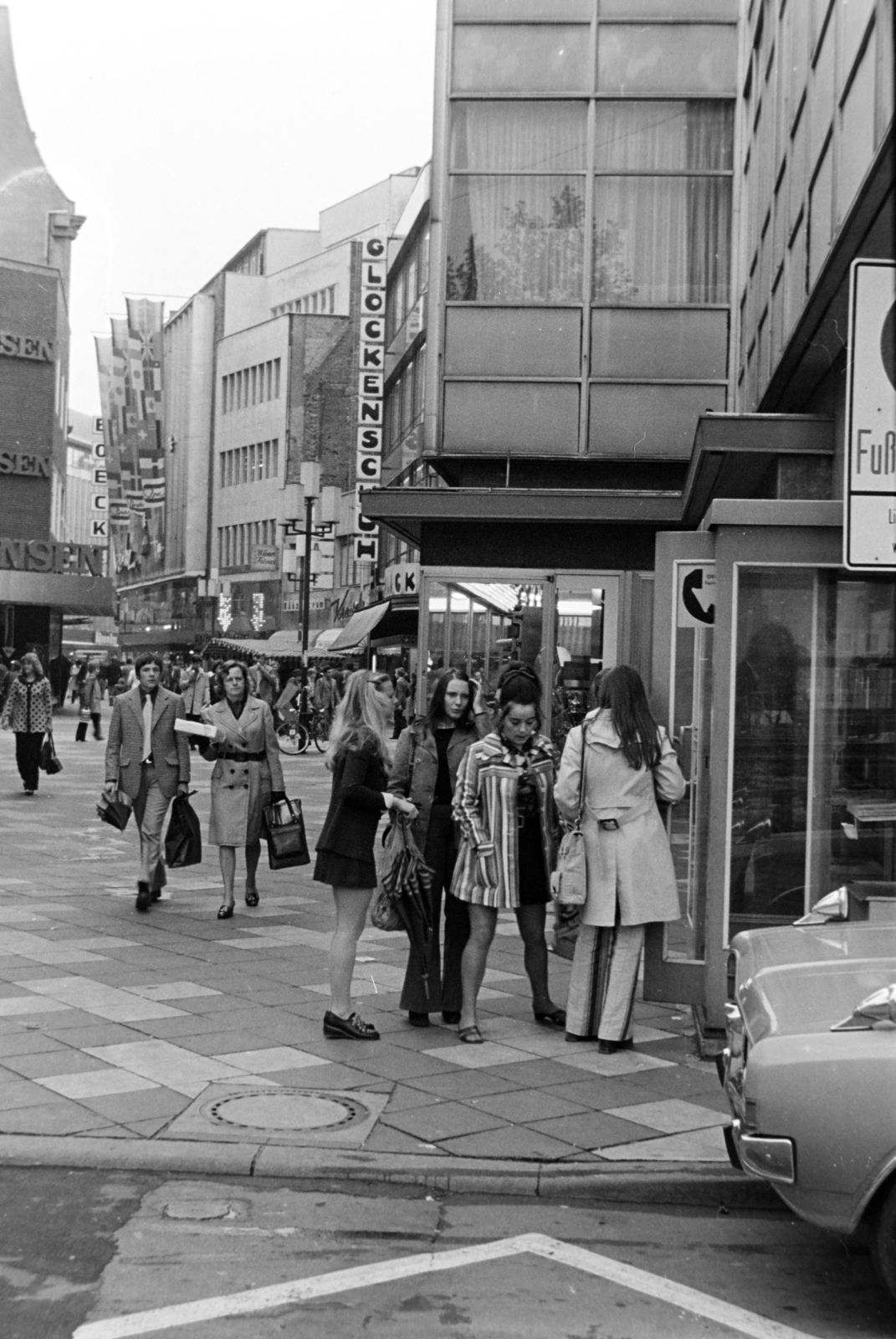 Germany, Köln, Grosse Sandkaul., 1970, Borbély Mihály, women, youth, Fortepan #199821
