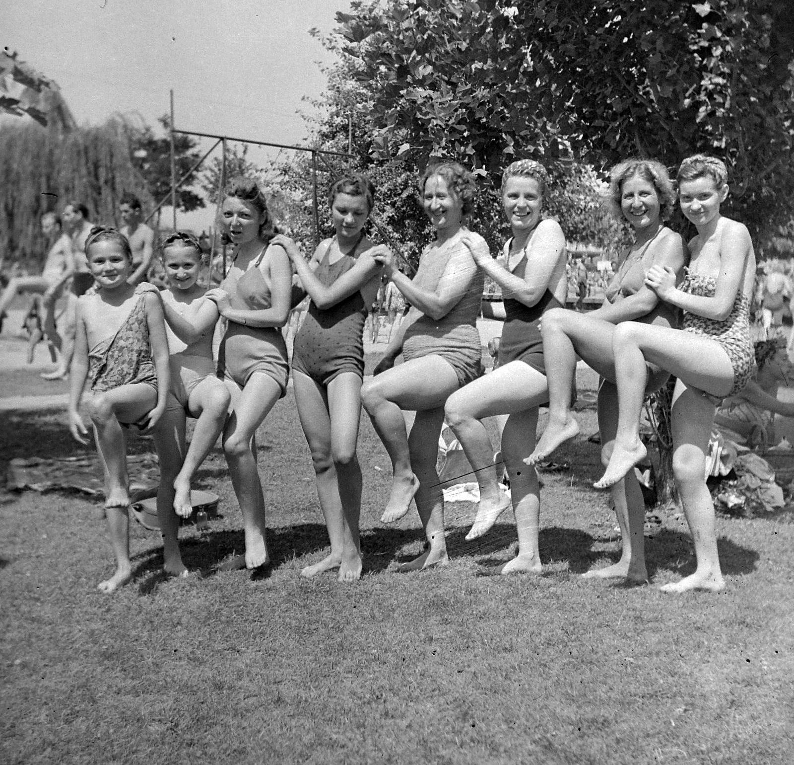 1938, Fortepan, beach, bathing suit, tableau, feat, height chart, one leg standing, Fortepan #19994