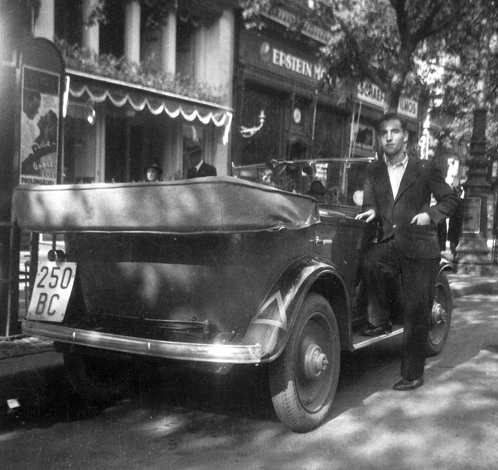 Hungary, Budapest VI., Andrássy út 40., 1937, Fortepan, Fiat-brand, Italian brand, movie theater, automobile, number plate, Budapest, Fortepan #19998