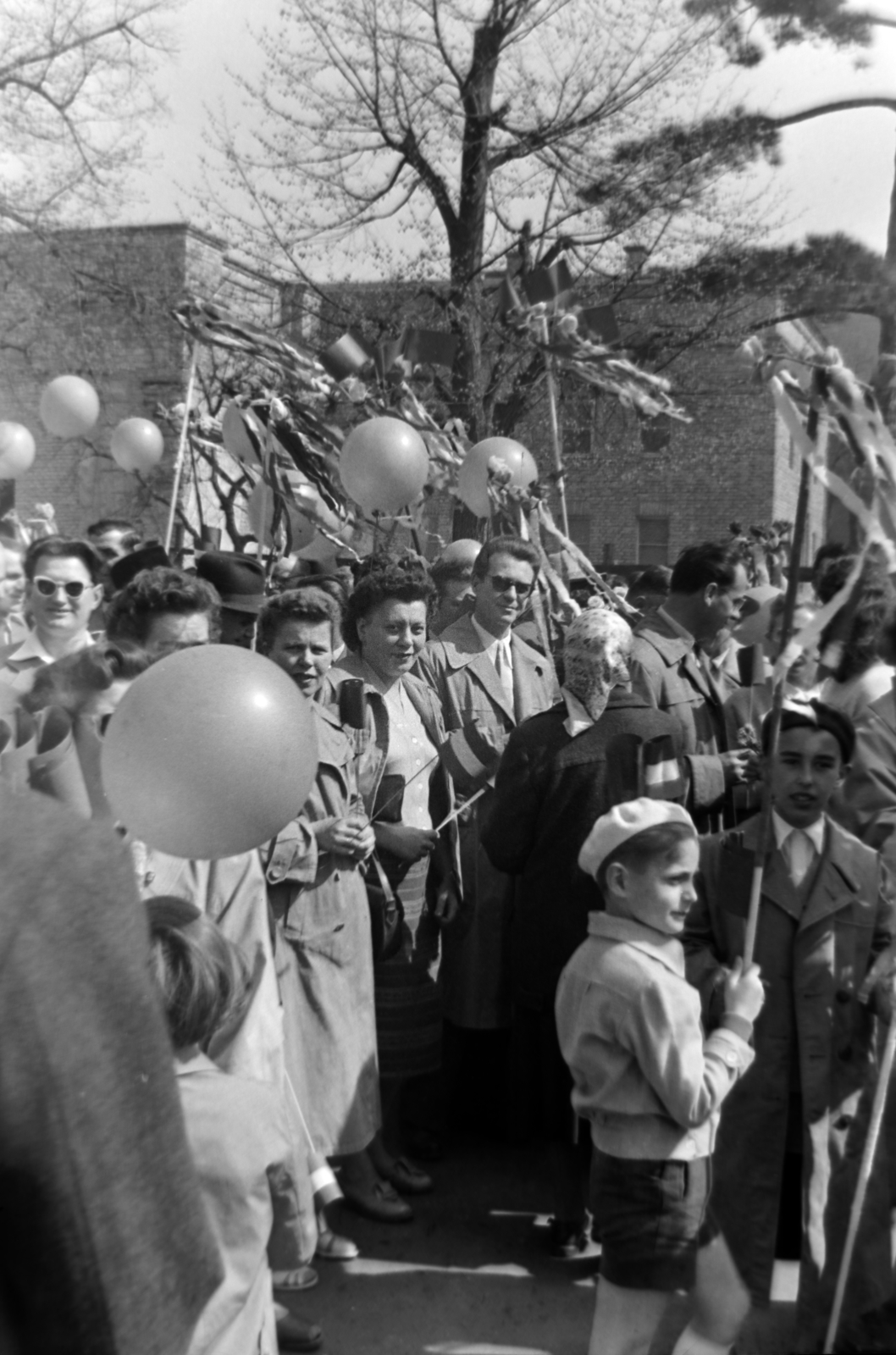 1958, Dénes János, baloon, march, maypole, Fortepan #200113