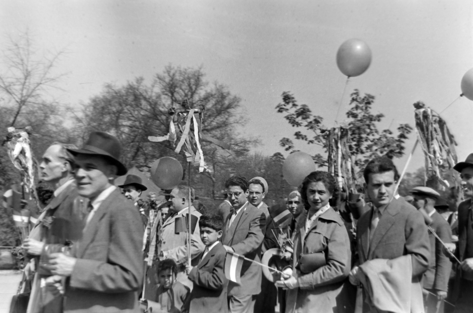 1958, Dénes János, kid, baloon, march, maypole, Fortepan #200115