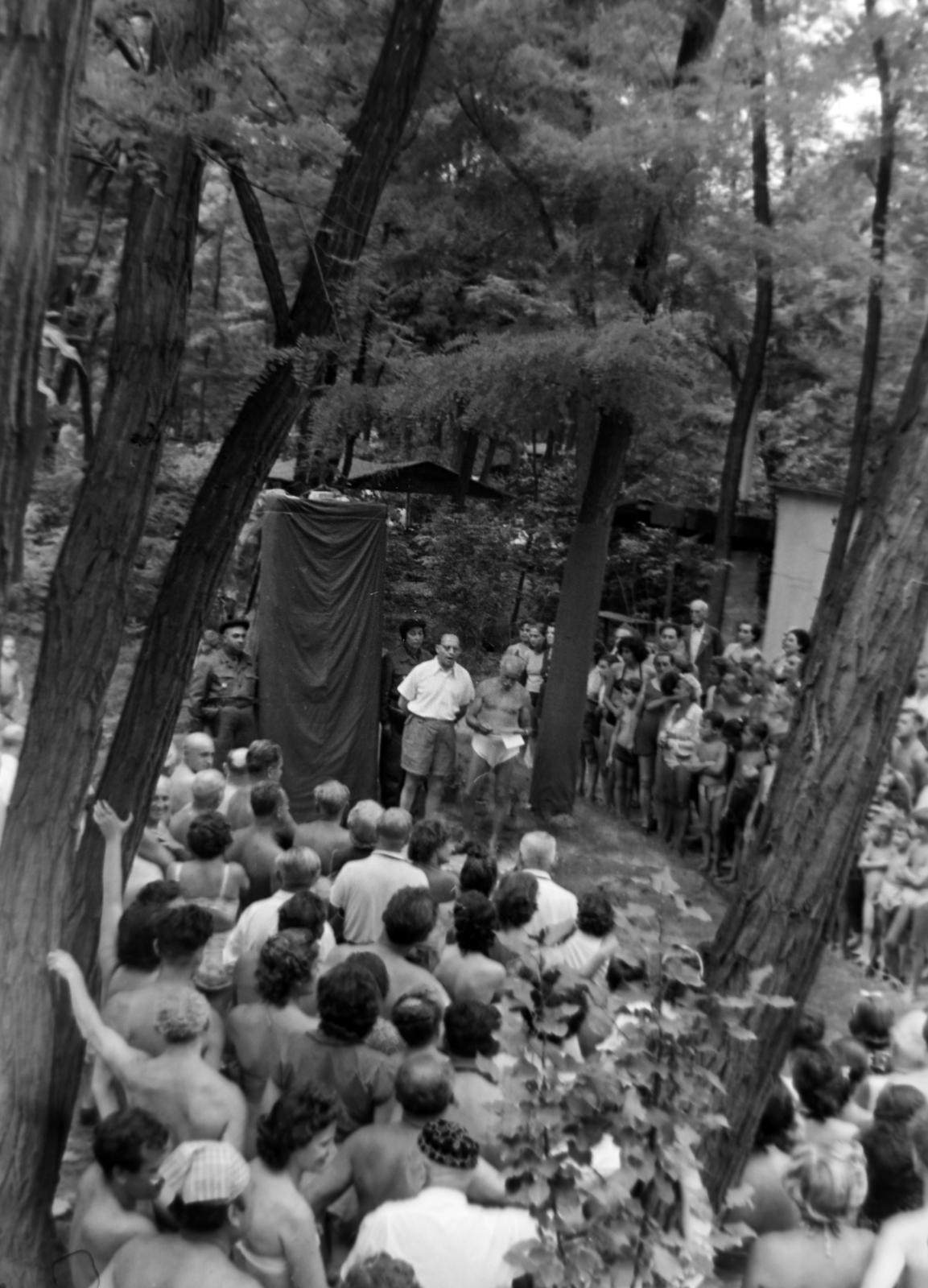 Hungary, Szigetmonostor, Horány, a Természetbarátok Turista Egyesülete (TTE) Vörös Meteor vizitelepe, munkásmozgalmi emlékmű avatása., 1958, Dénes János, festive, Fortepan #200122