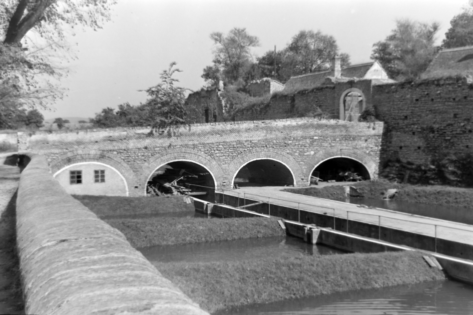 Hungary, Tata, várárok, árok híd és kapubejáró., 1962, Dénes János, Fortepan #200152