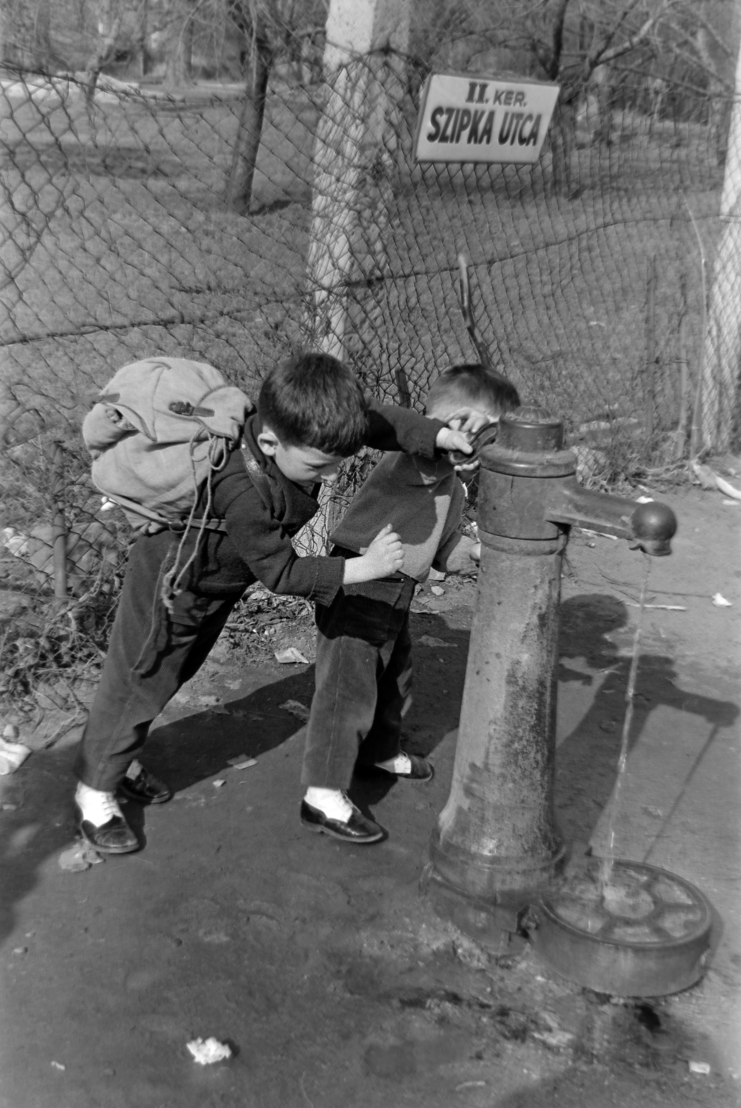 1964, Dénes János, street name sign, drinking fountain, Fortepan #200212