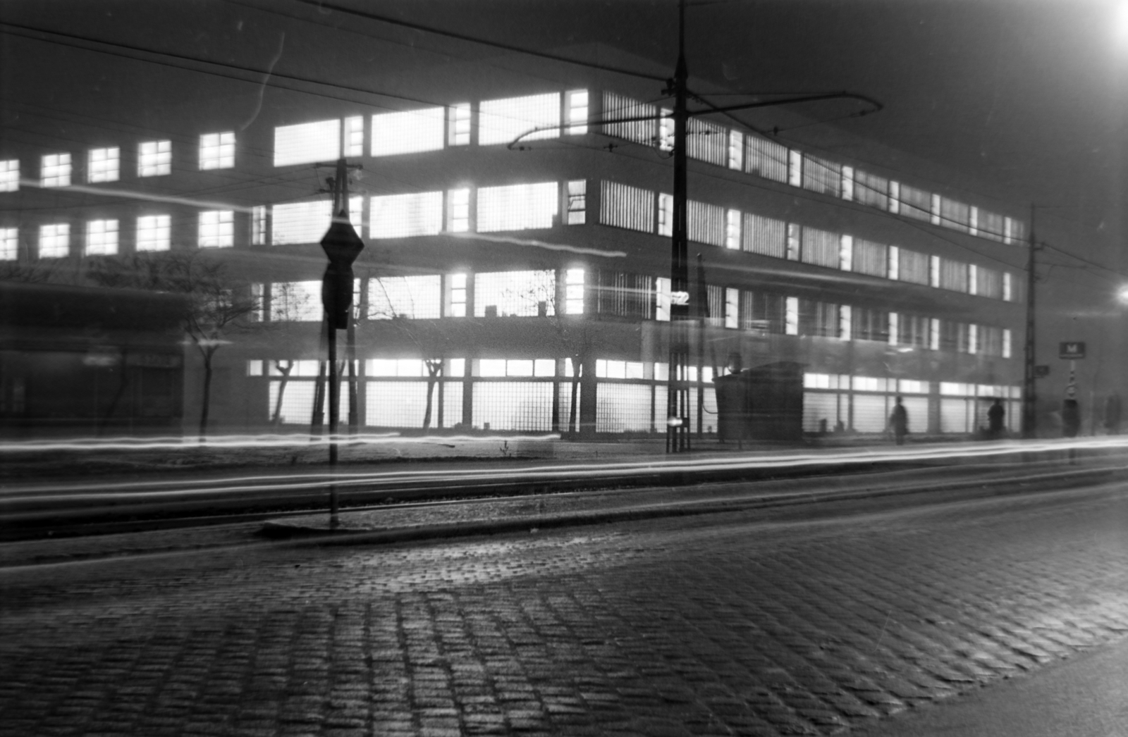 Hungary, Budapest XIV., Nagy Lajos király útja, szemben a Szugló utca torkolatánál a Budapesti Finomkötöttárúgyár épülete., 1964, Dénes János, Budapest, Fortepan #200216