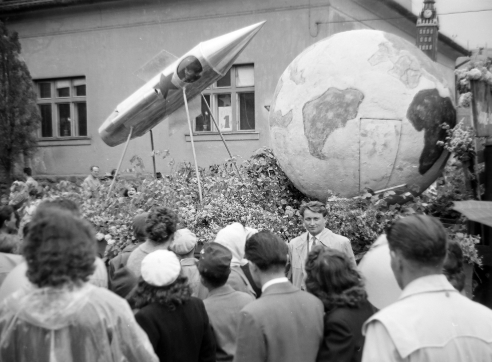 1965, Dénes János, globe, ad truck, spaceship, space research, Fortepan #200257