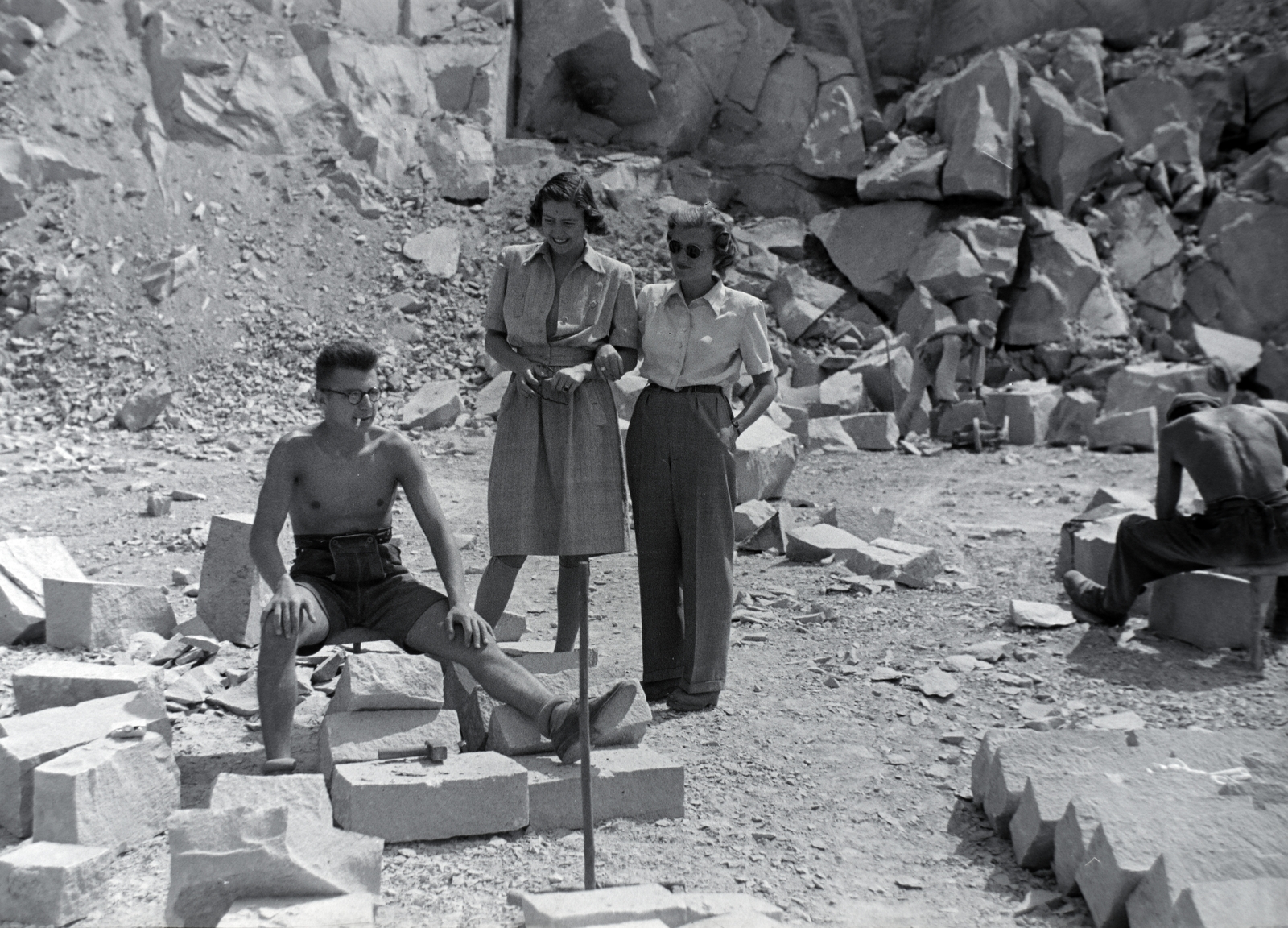 Hungary, Szob, Csák-hegy, Fehérbánya, kőfaragás., 1941, Eisner Ferenc, stone mine, Fortepan #200350