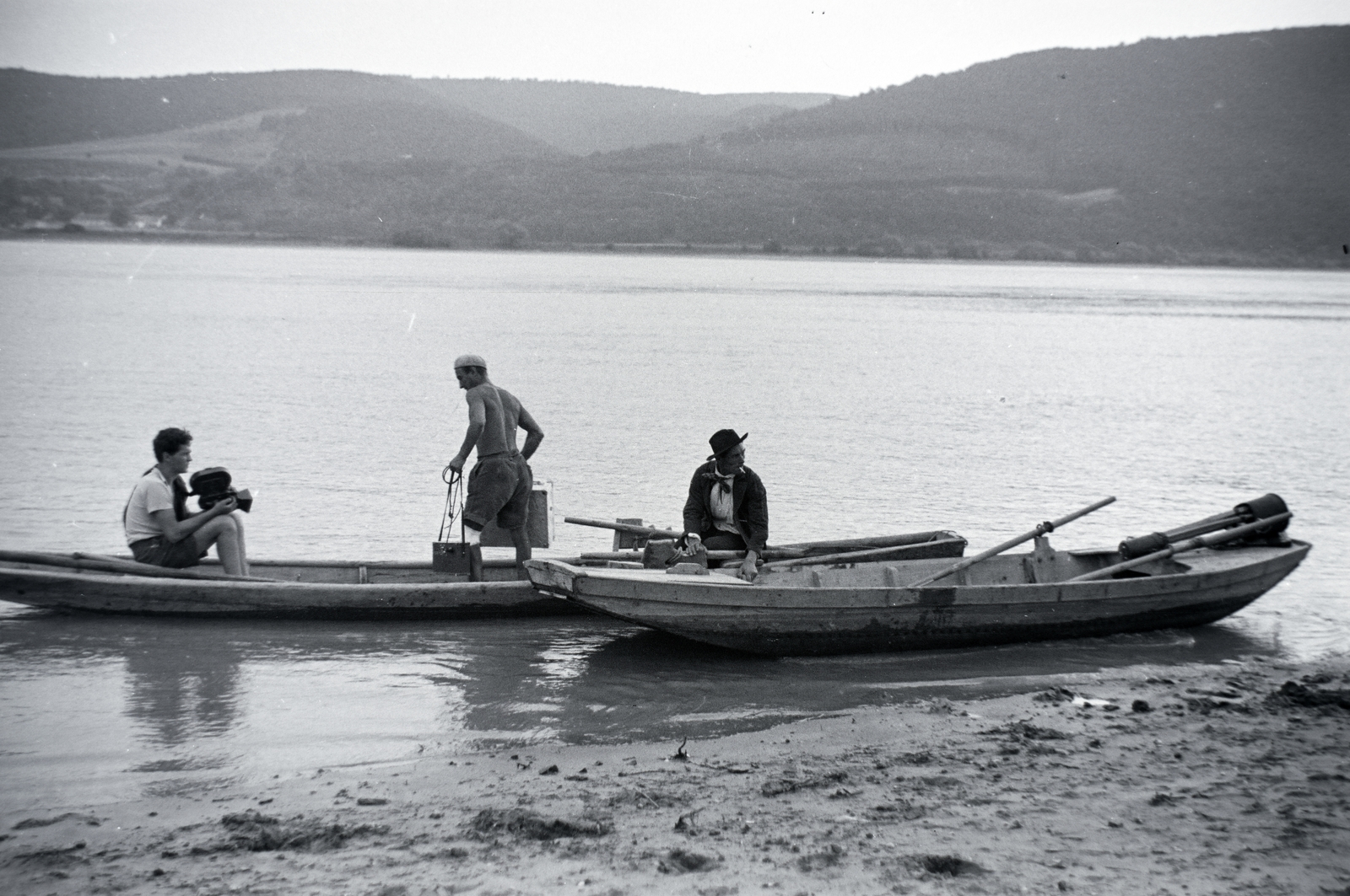 Hungary, Szob, Duna-part az Ipoly torkolatánál, a túlparton Basaharc., 1941, Eisner Ferenc, Fortepan #200357