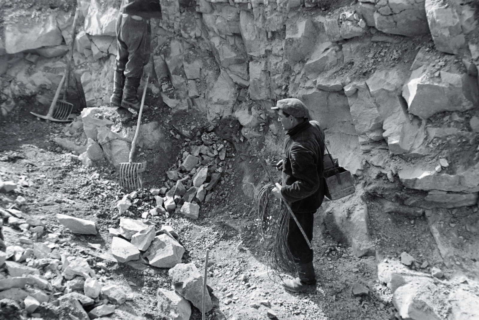 Hungary, Szob, Csák-hegy, kőbánya., 1941, Eisner Ferenc, stone mine, Fortepan #200366