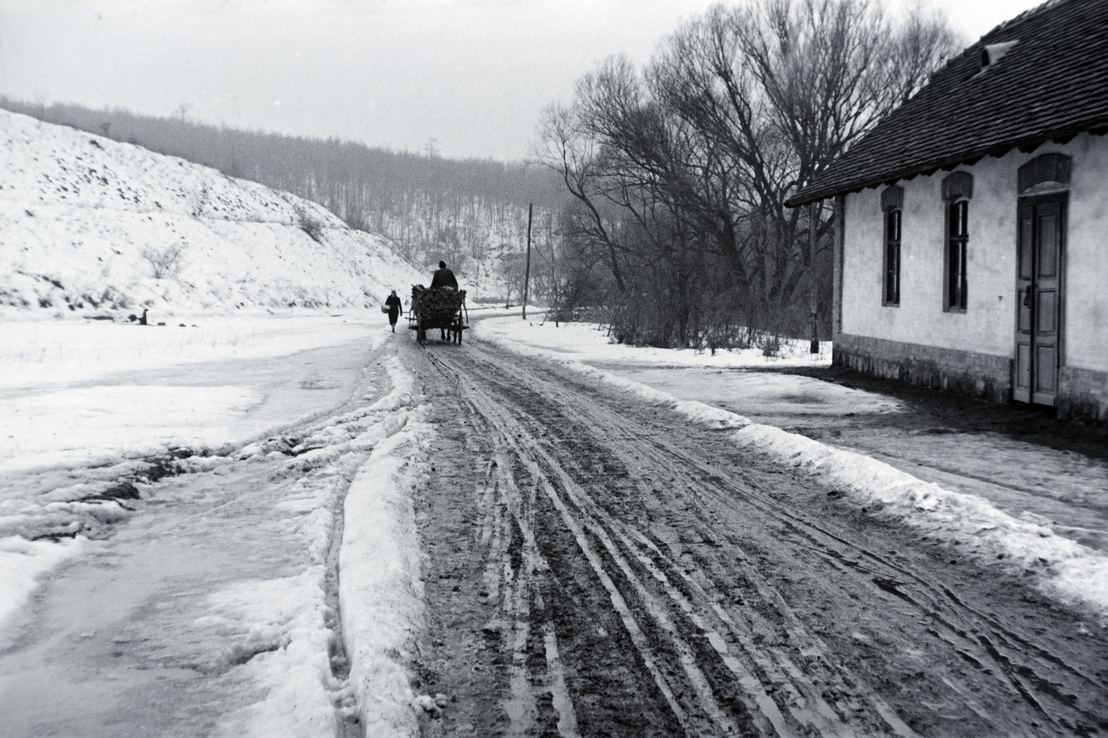 Magyarország, Szob, Malomvölgy, a Szob-Márianosztra közötti út a Csák-hegyi kőbánya mellett., 1941, Eisner Ferenc, kőbánya, Fortepan #200380