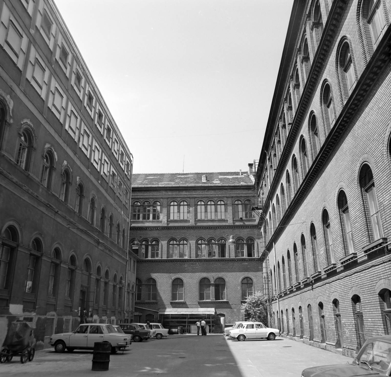 Hungary, Budapest VIII., az ELTE főépületének udvara., 1977, Balázs János, Budapest, Fortepan #200390